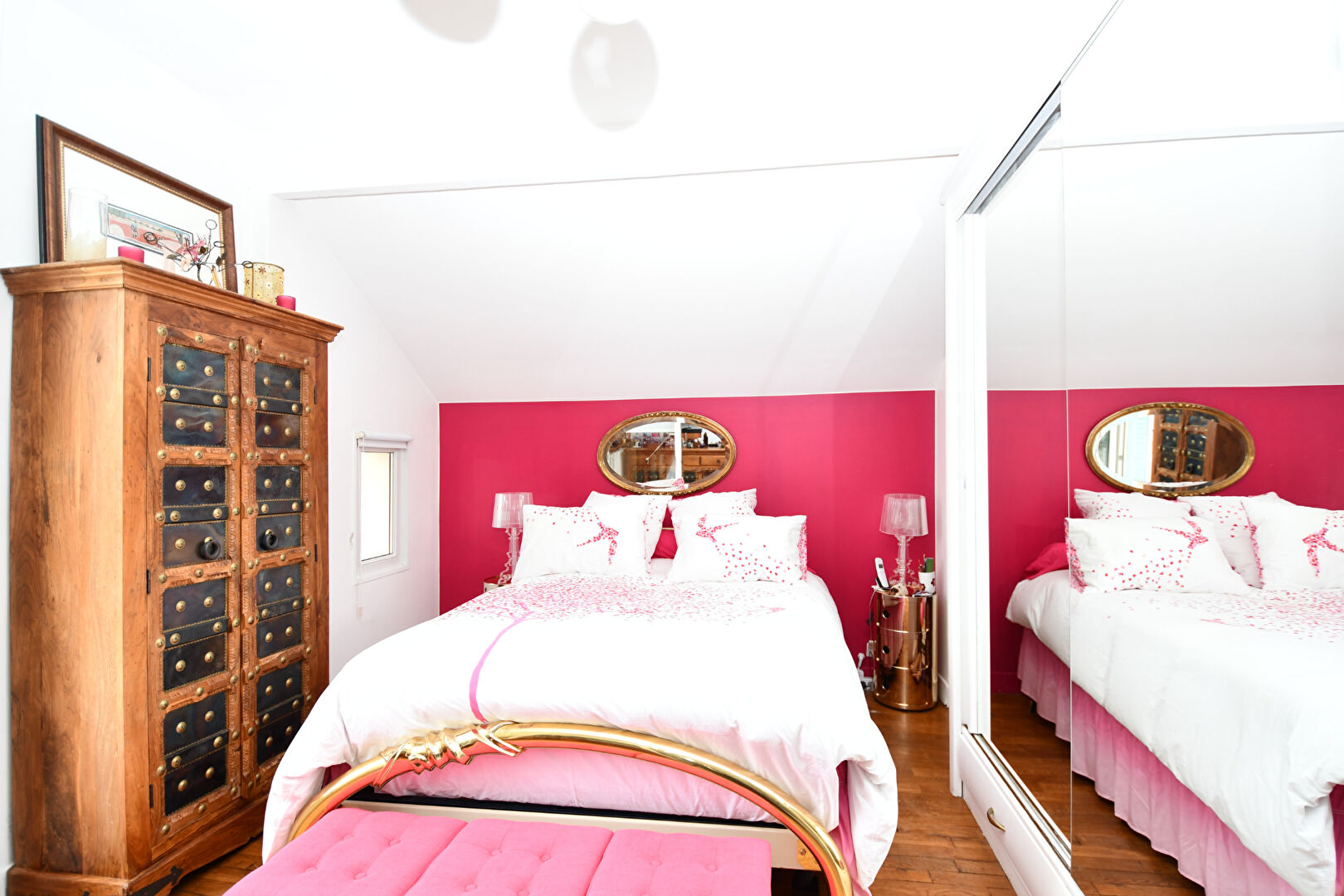 Chatou charmante  maison lumineuse  de 124 m²  au sol avec 3 chambres sur un terrain de 318 m² avec lumière et vue Seine