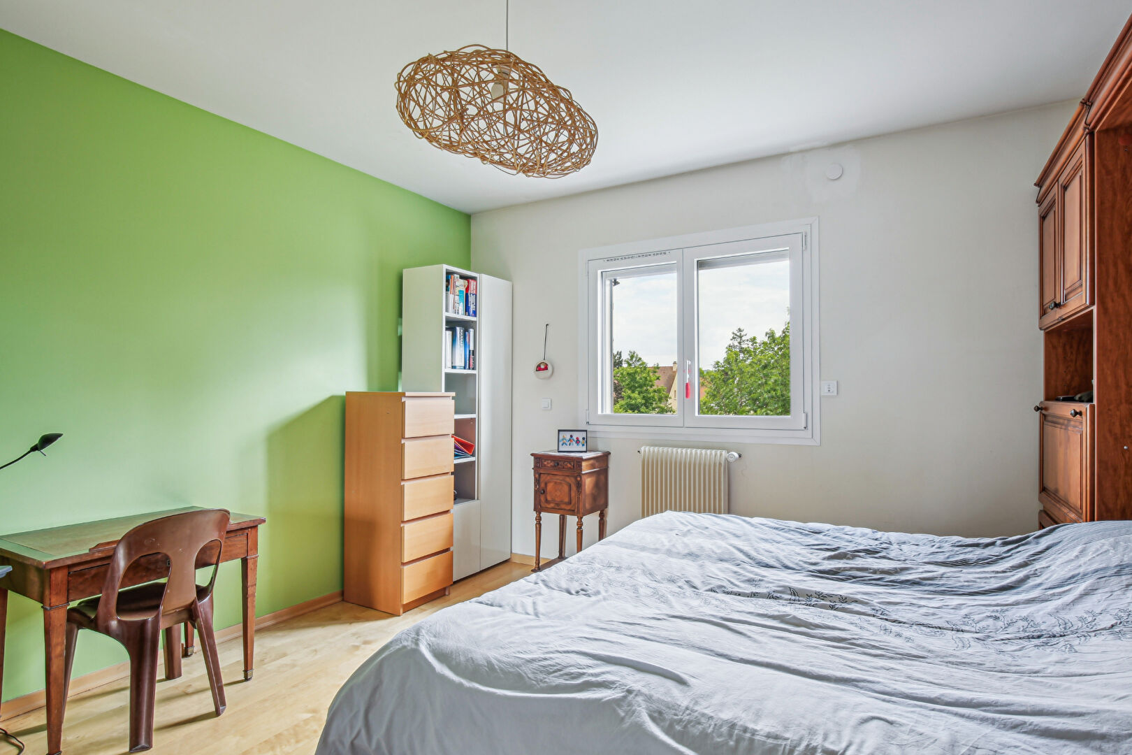 Maison  familiale  de 241 m2 avec 6 chambres sur un terrain de 801 m² à 5 mn du centre ville