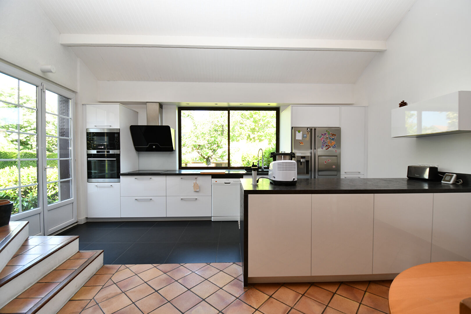 MONTESSON LIMITE LE VESINET – Maison familiale de 204 m² – proche Seine à 18 minutes à pied du RER