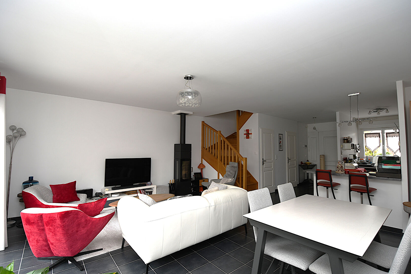 Maison de 117 m² loi carrez et 135 m² au sol avec 4 chambres sur terrain de 265 m²