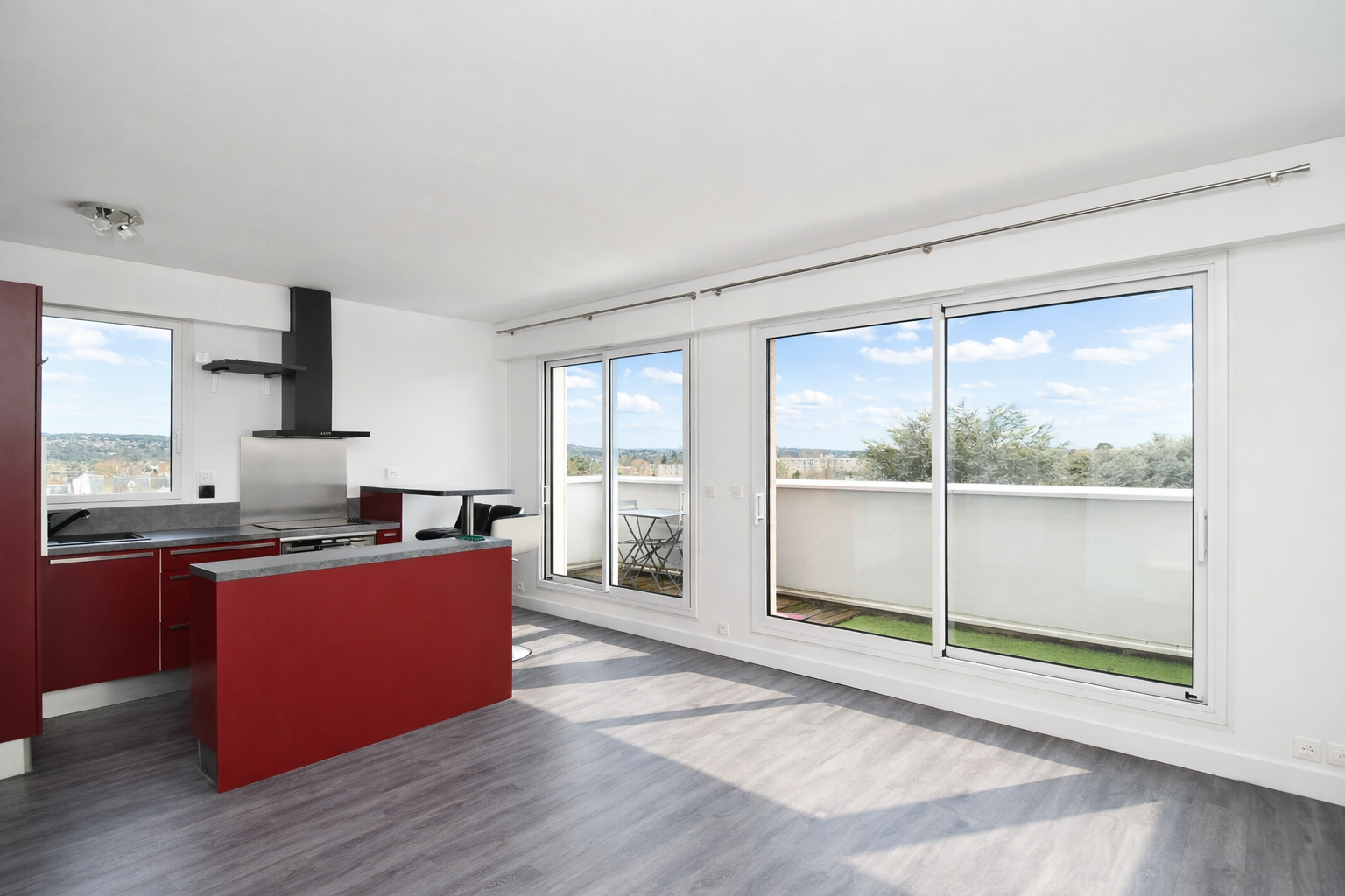 BAS DE CHATOU – Résidence de standing – Appartement 2 pièces 45 m² avec cave et box – 5 mn RER