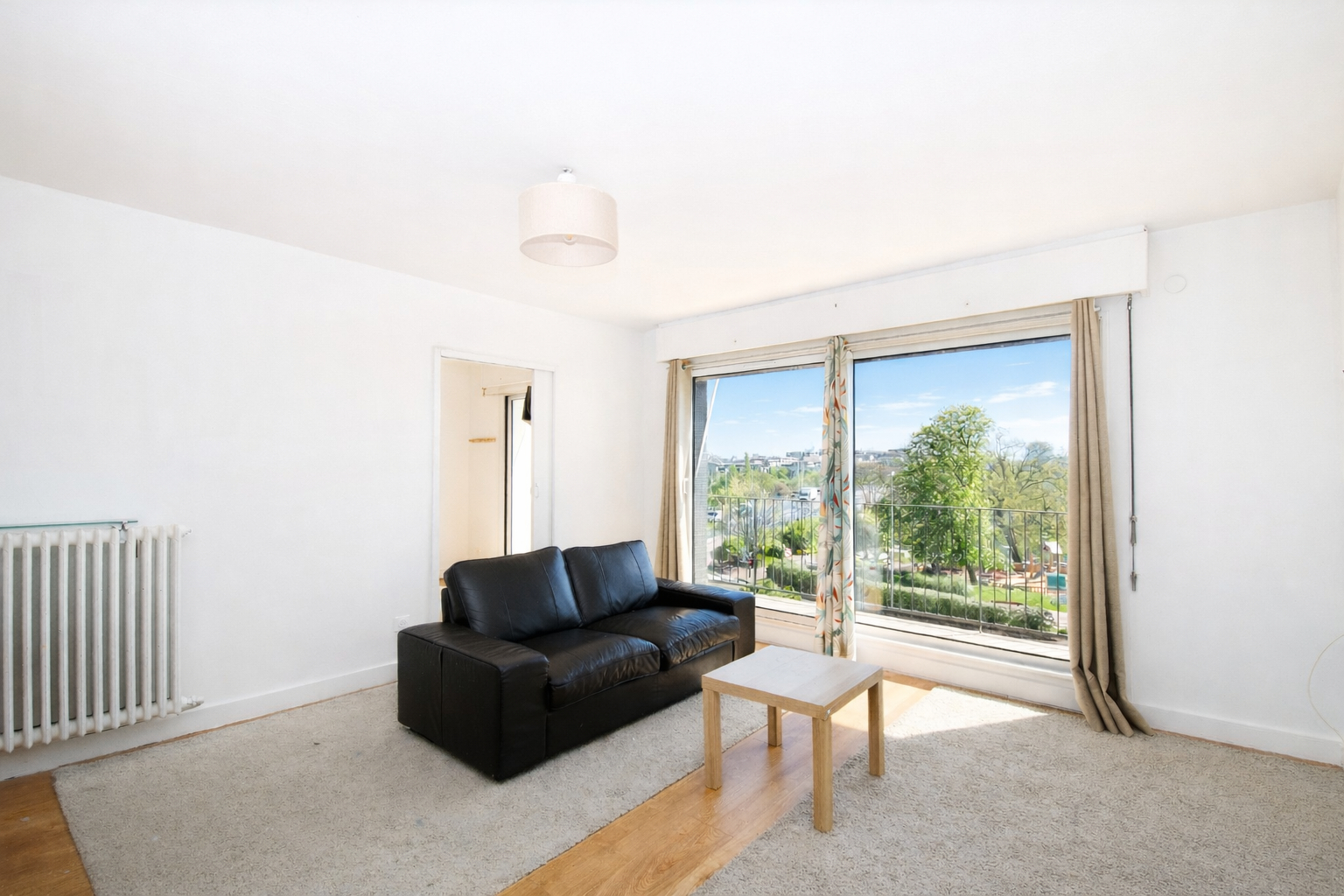 BAS DE CHATOU,  DERNIER ETAGE – APPARTEMENT 4 PIECES  78 M² – 3 CHAMBRES, CAVE – PARKING – 5 MN RER