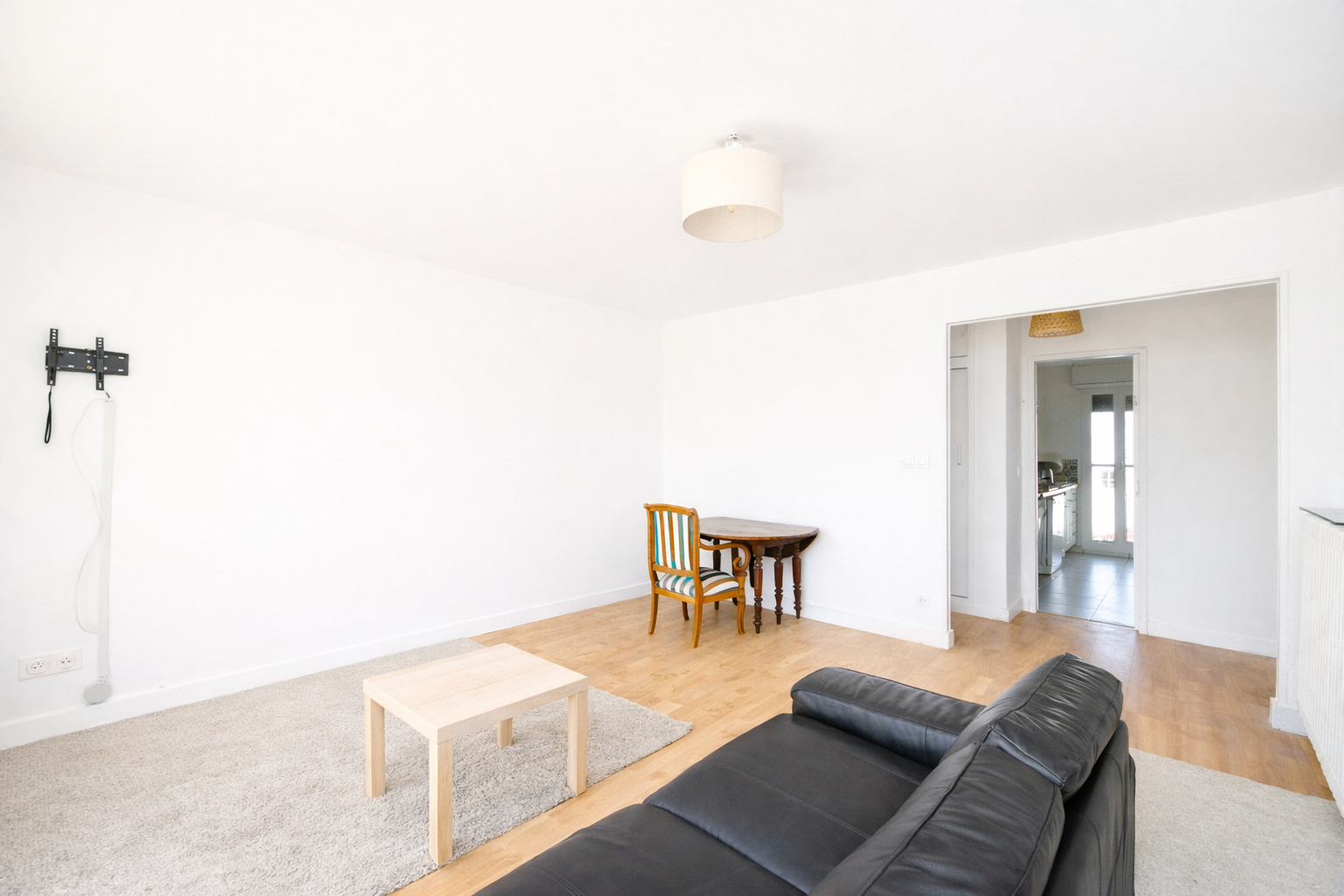 BAS DE CHATOU,  DERNIER ETAGE – APPARTEMENT 4 PIECES  78 M² – 3 CHAMBRES, CAVE – PARKING – 5 MN RER