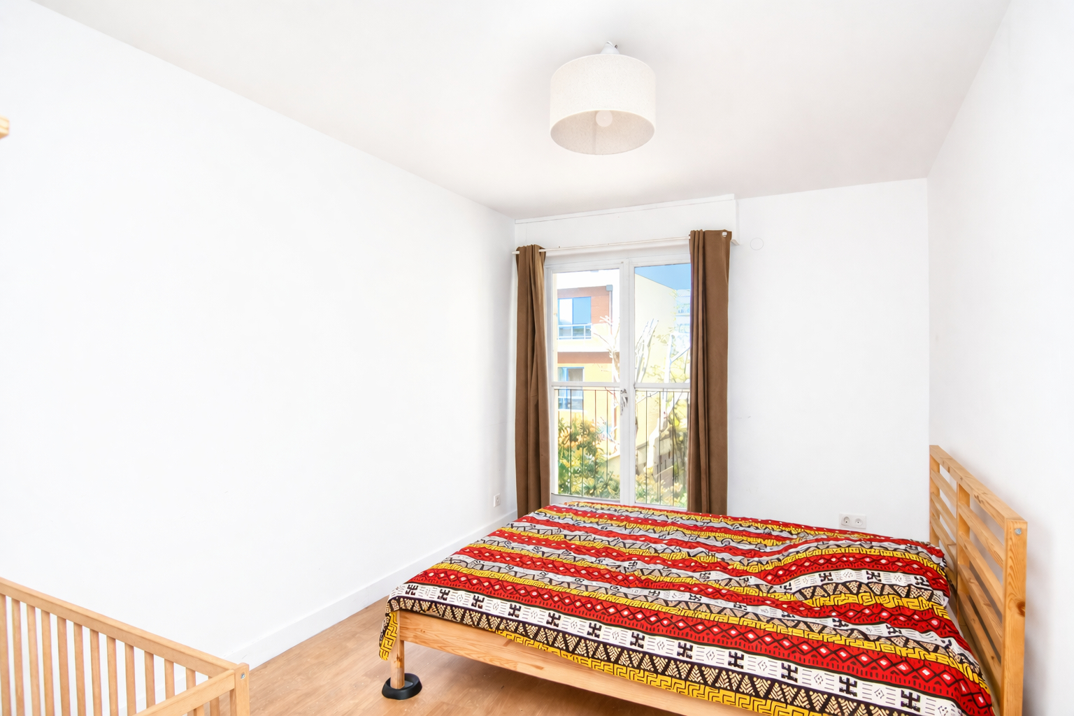 BAS DE CHATOU,  DERNIER ETAGE – APPARTEMENT 4 PIECES  78 M² – 3 CHAMBRES, CAVE – PARKING – 5 MN RER