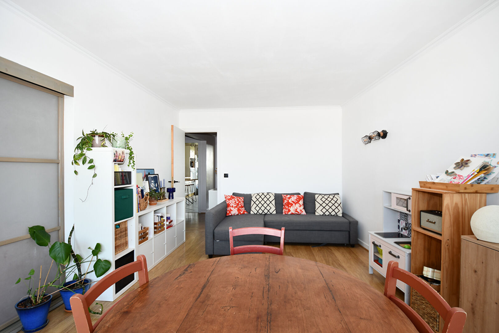 Appartement situé en hyper centre de Chatou de 70 m2 avec 2 chambres  au 4ème étage avec ascenseur