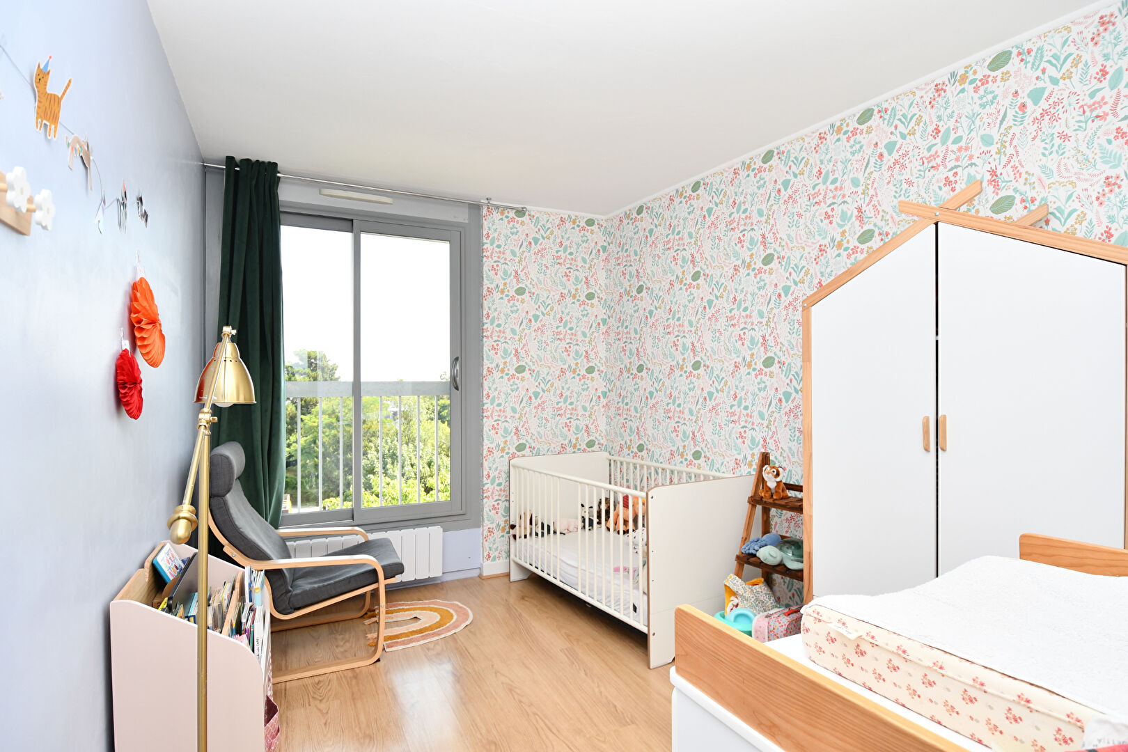 Appartement situé en hyper centre de Chatou de 70 m2 avec 2 chambres  au 4ème étage avec ascenseur