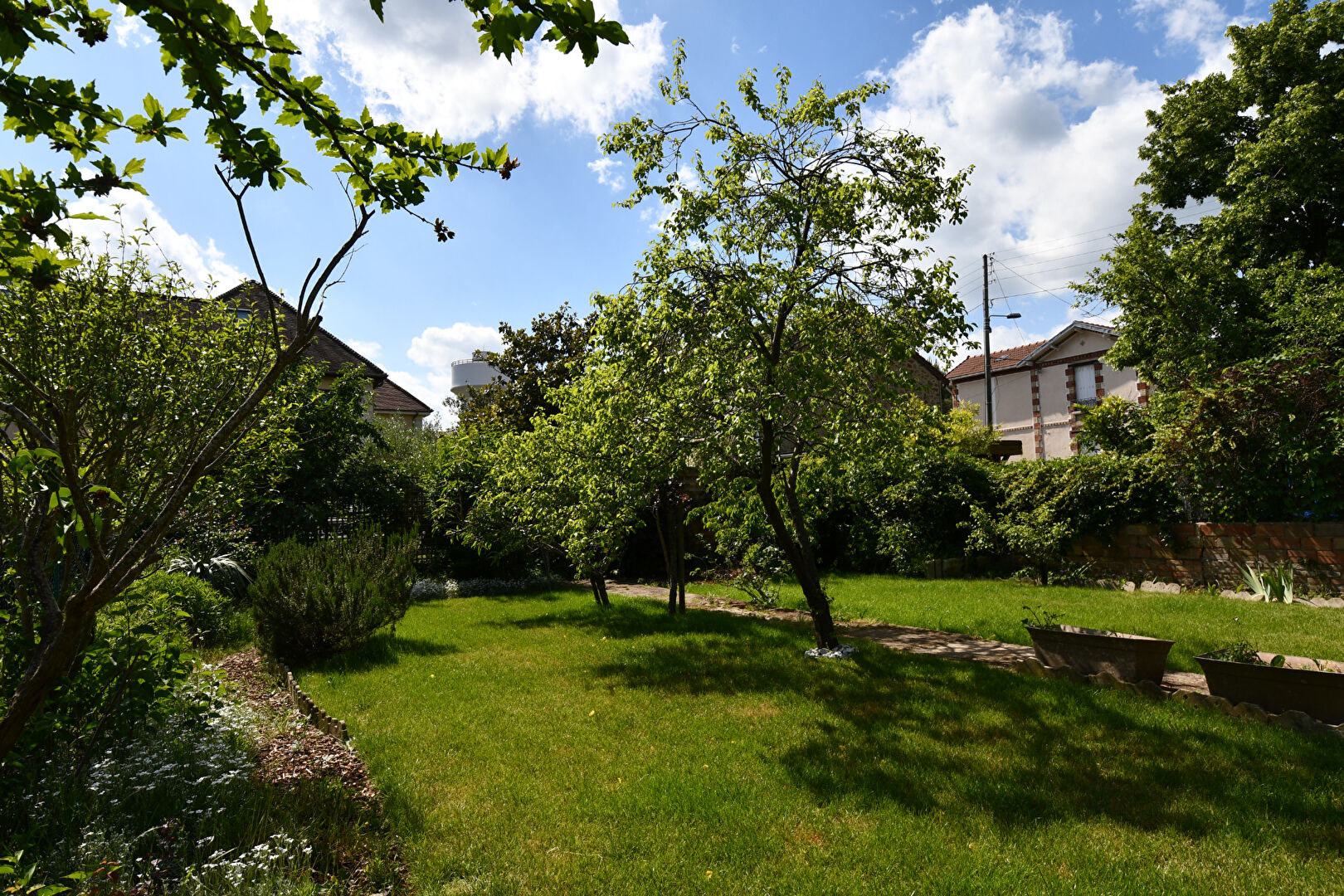 Maison de plain-pied au calme à 15 min du RER et en lisière du Vésinet