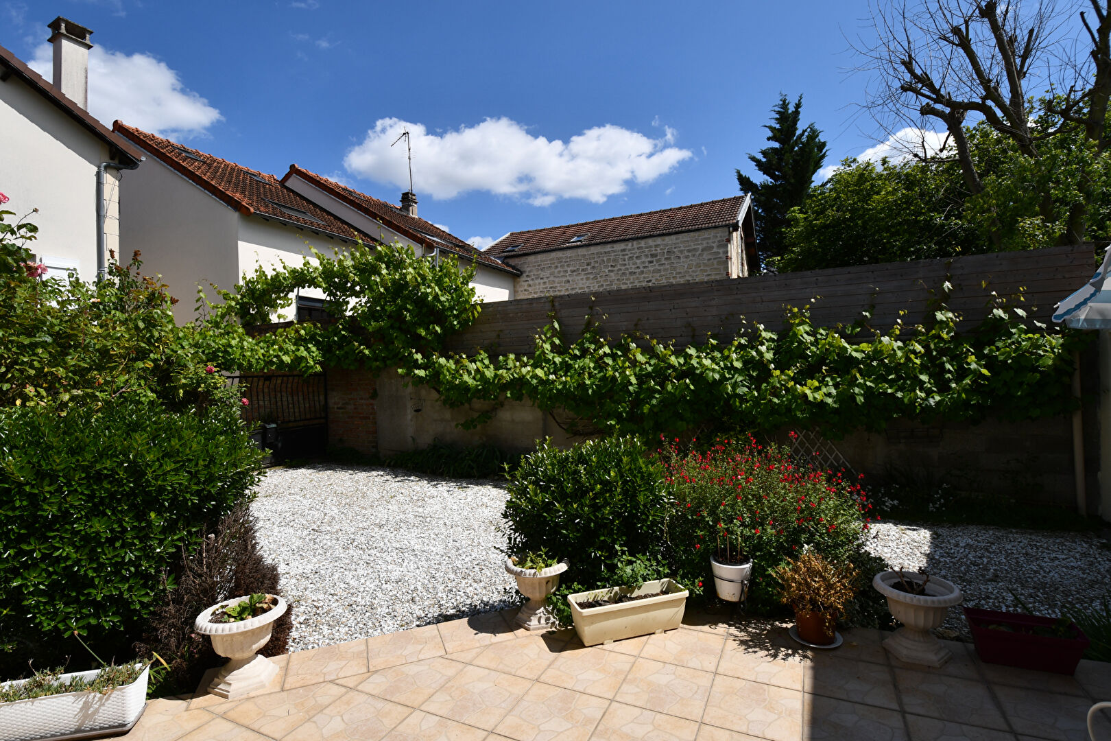 Maison de plain-pied au calme à 15 min du RER et en lisière du Vésinet
