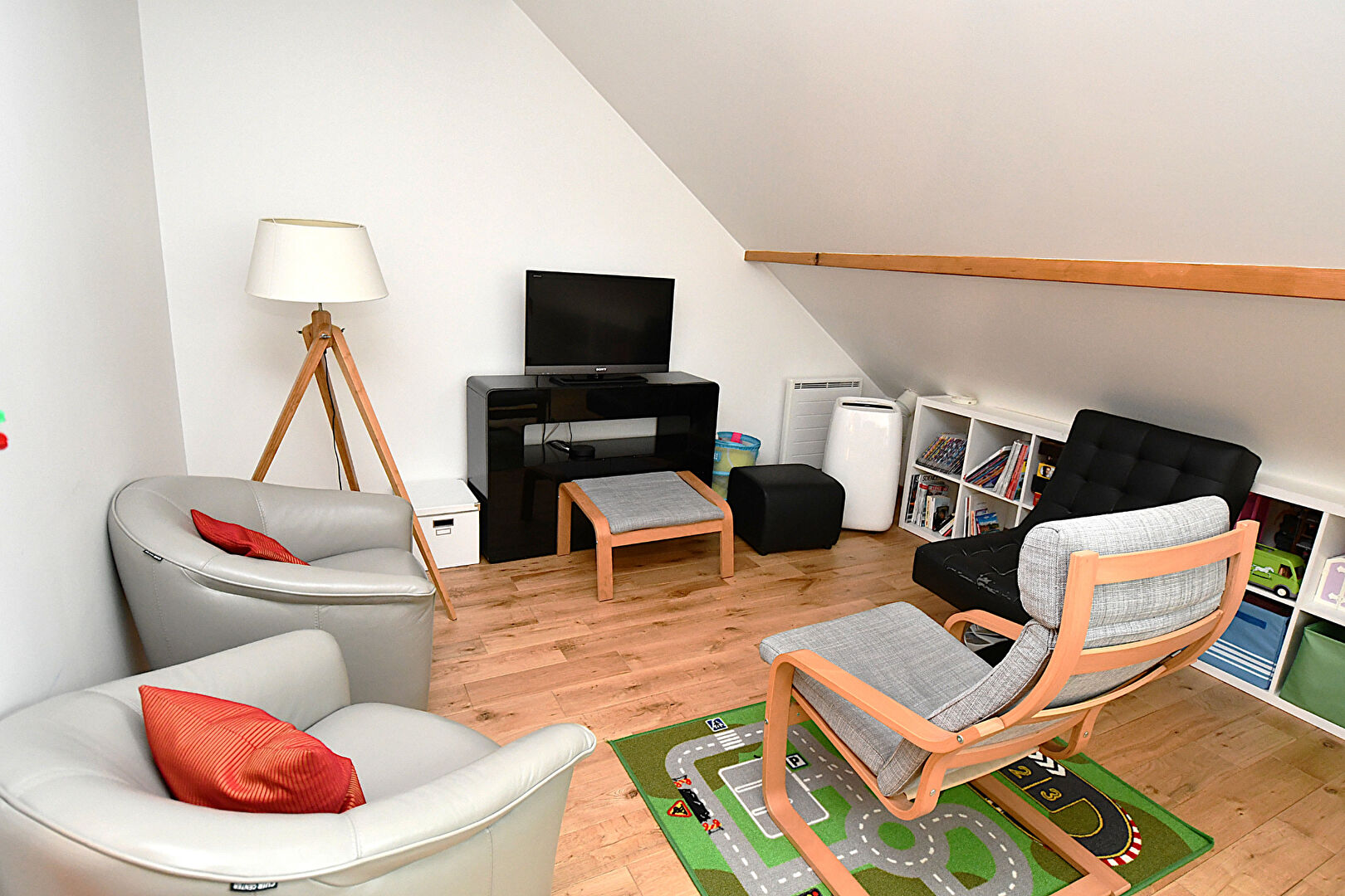 Maison de 117 m² loi carrez et 135 m² au sol avec 4 chambres sur terrain de 265 m²