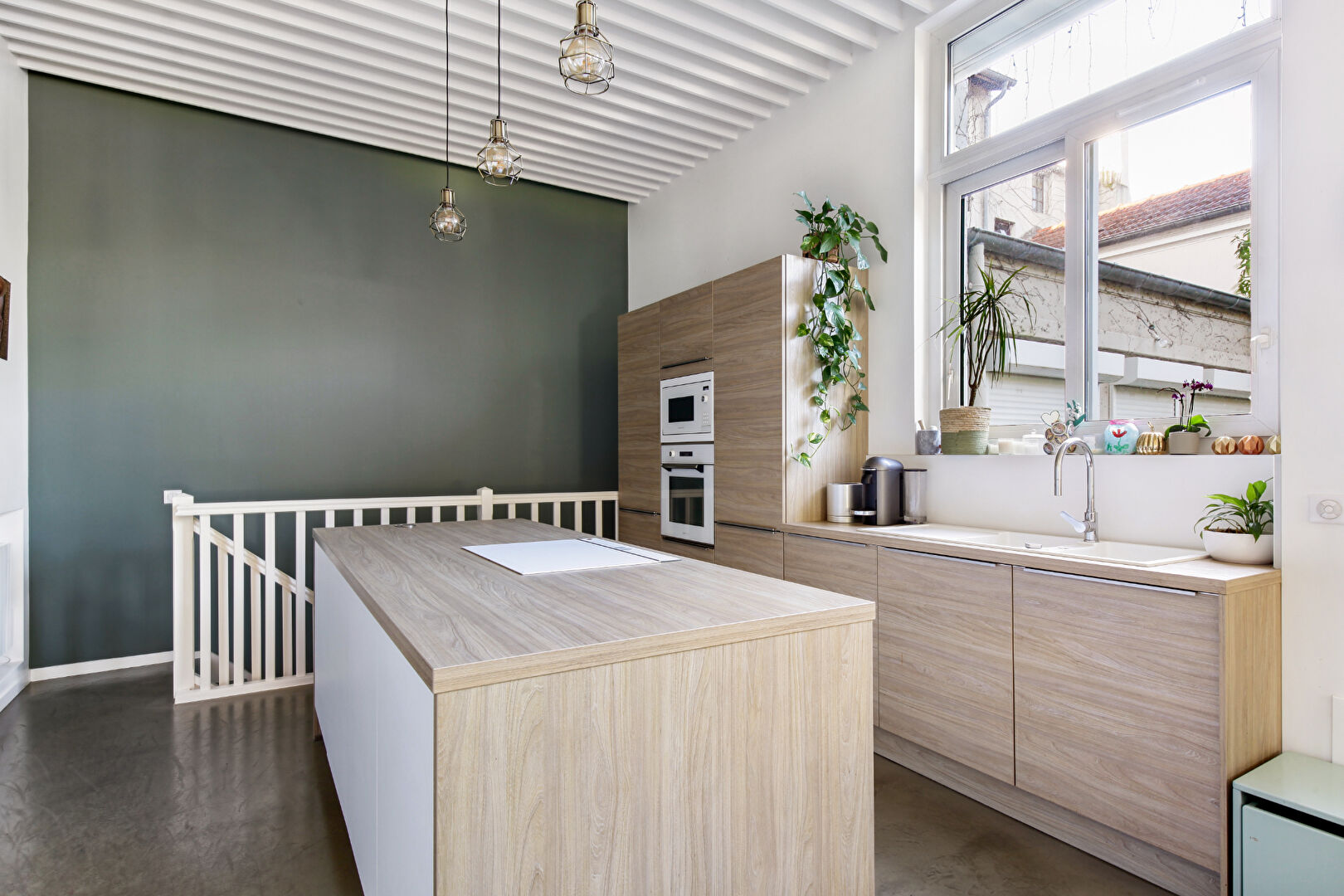 Appartement situé à CHATOU avec 3 chambres de 98 m2 avec jardin de 100 m² à 10 mn du RER