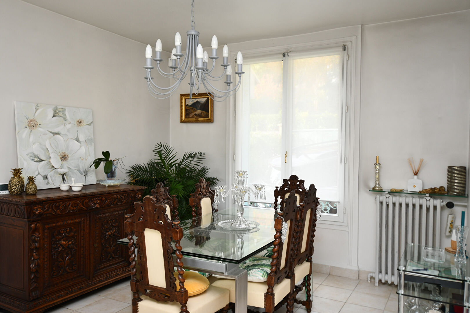 Chatou charmante  maison lumineuse  de 124 m²  au sol avec 3 chambres sur un terrain de 318 m² avec lumière et vue Seine