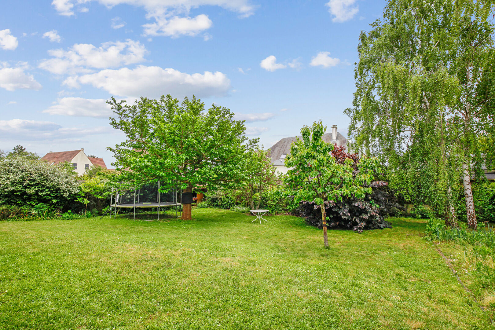 Maison  familiale  de 241 m2 avec 6 chambres sur un terrain de 801 m² à 5 mn du centre ville