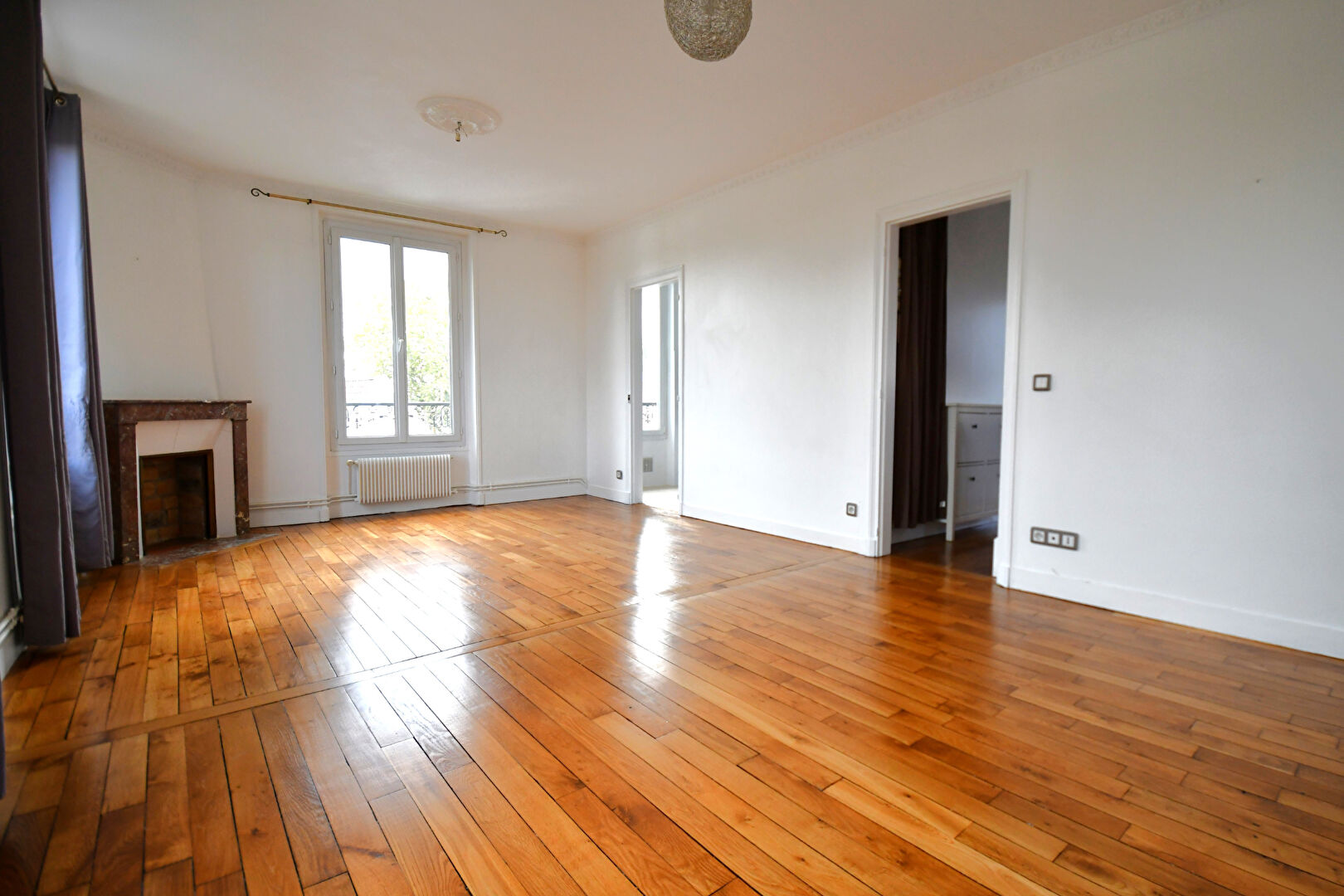 Appartement situé sur le bas CHATOU 4 pièces de 80 m2 au sol
