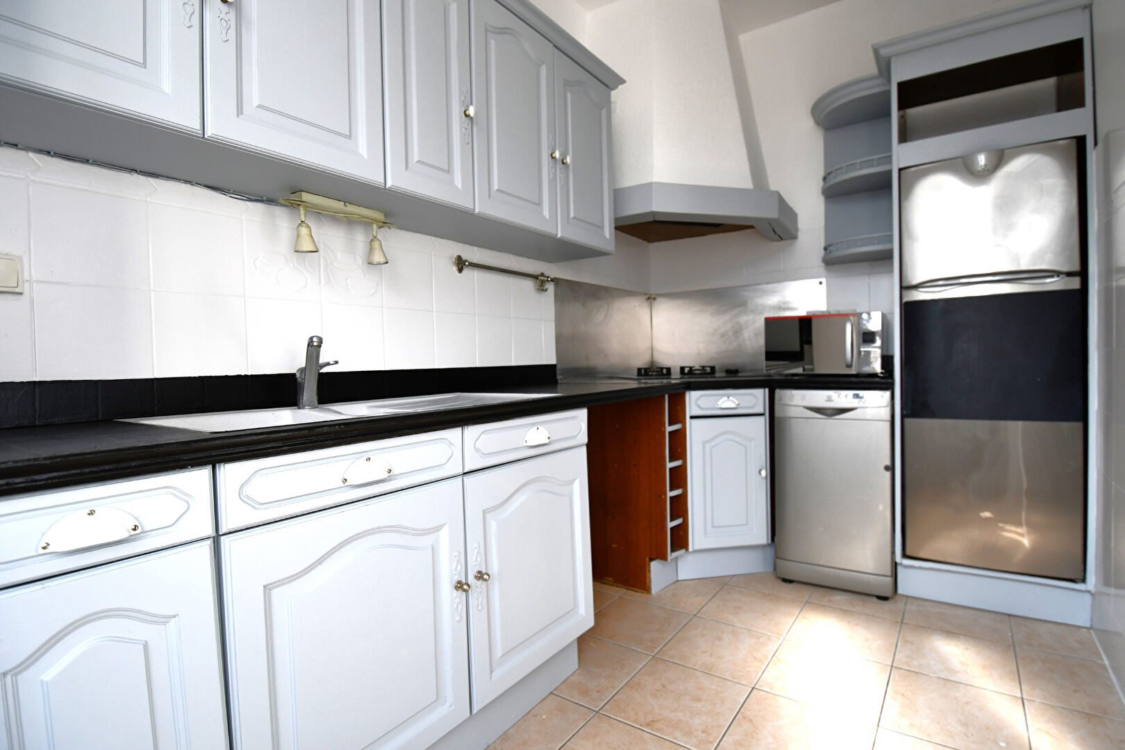 Appartement situé sur le bas CHATOU 4 pièces de 80 m2 au sol