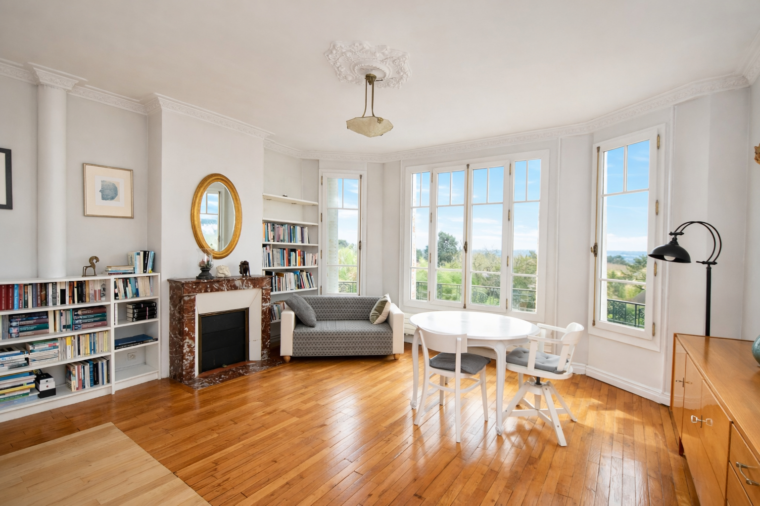 LE VESINET – IMMEUBLE DE CHARME DE 1920 – APPARTEMENT 3 PIECES 60 M² 59.70 m2 – 7 MN RER