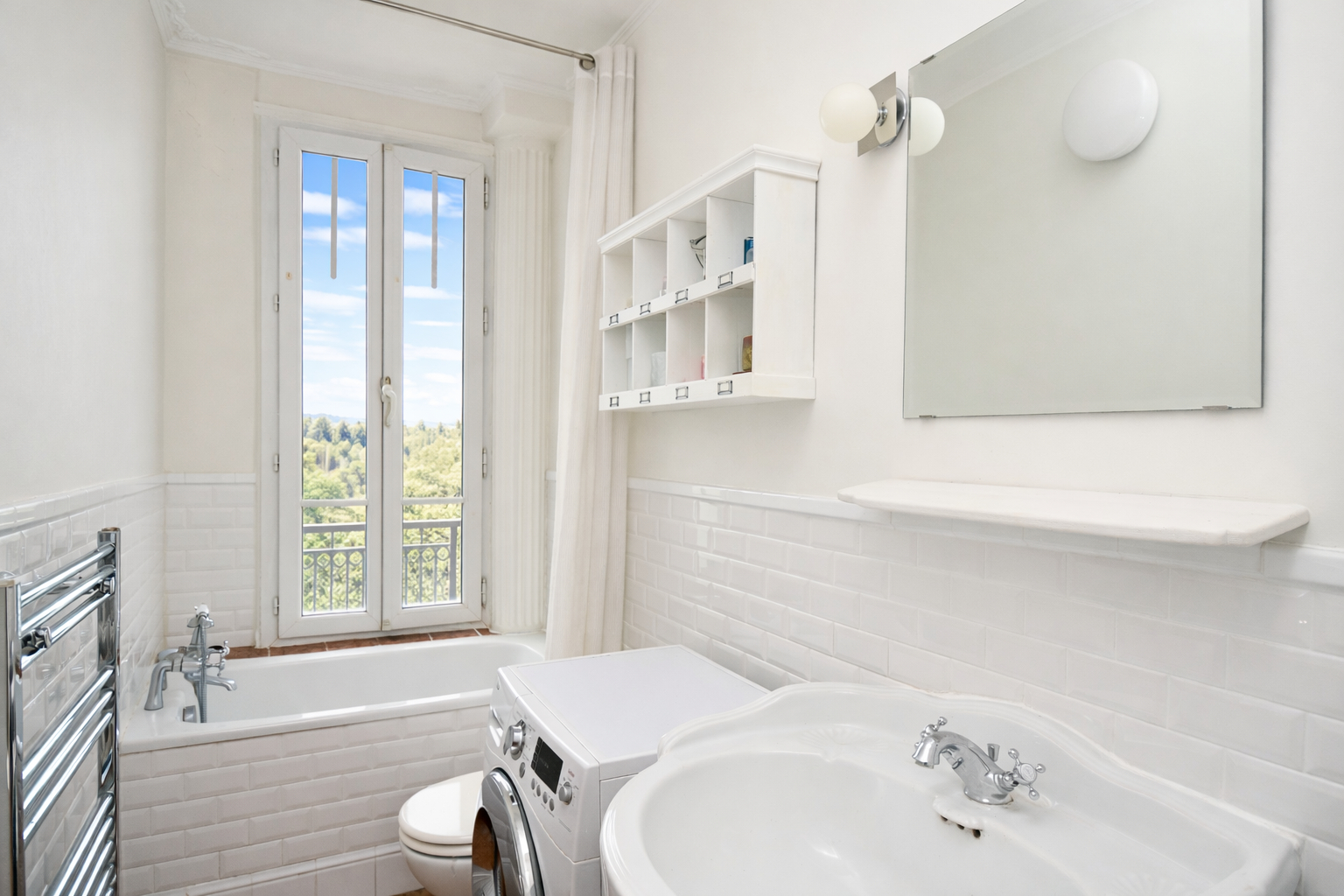 LE VESINET – IMMEUBLE DE CHARME DE 1920 – APPARTEMENT 3 PIECES 60 M² 59.70 m2 – 7 MN RER