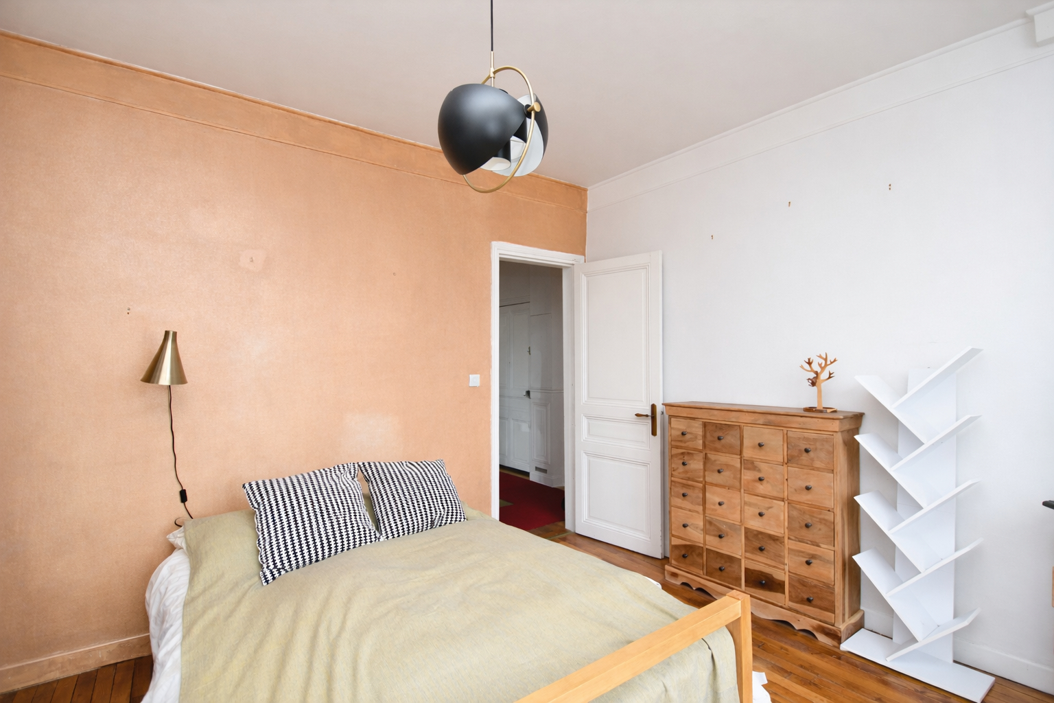 LE VESINET – IMMEUBLE DE CHARME DE 1920 – APPARTEMENT 3 PIECES 60 M² 59.70 m2 – 7 MN RER