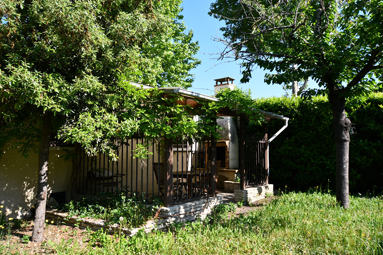 MONTESSON LIMITE LE VESINET – Maison familiale de 204 m² – proche Seine à 18 minutes à pied du RER