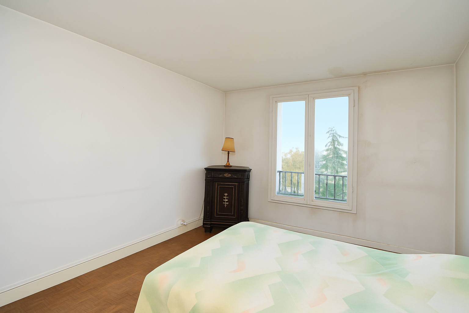 Appartement situé à Chatou de 75,78 m² avec 3 chambres  avec balcon et box fermé