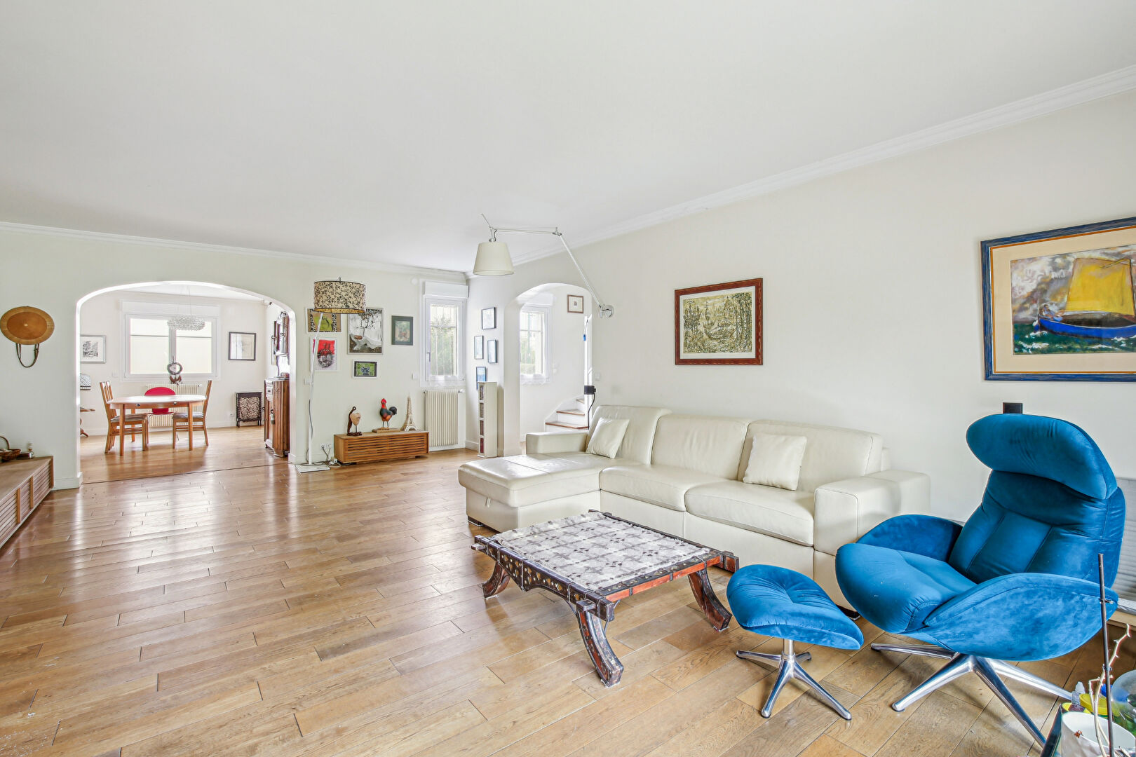 Maison  familiale  de 241 m2 avec 6 chambres sur un terrain de 801 m² à 5 mn du centre ville