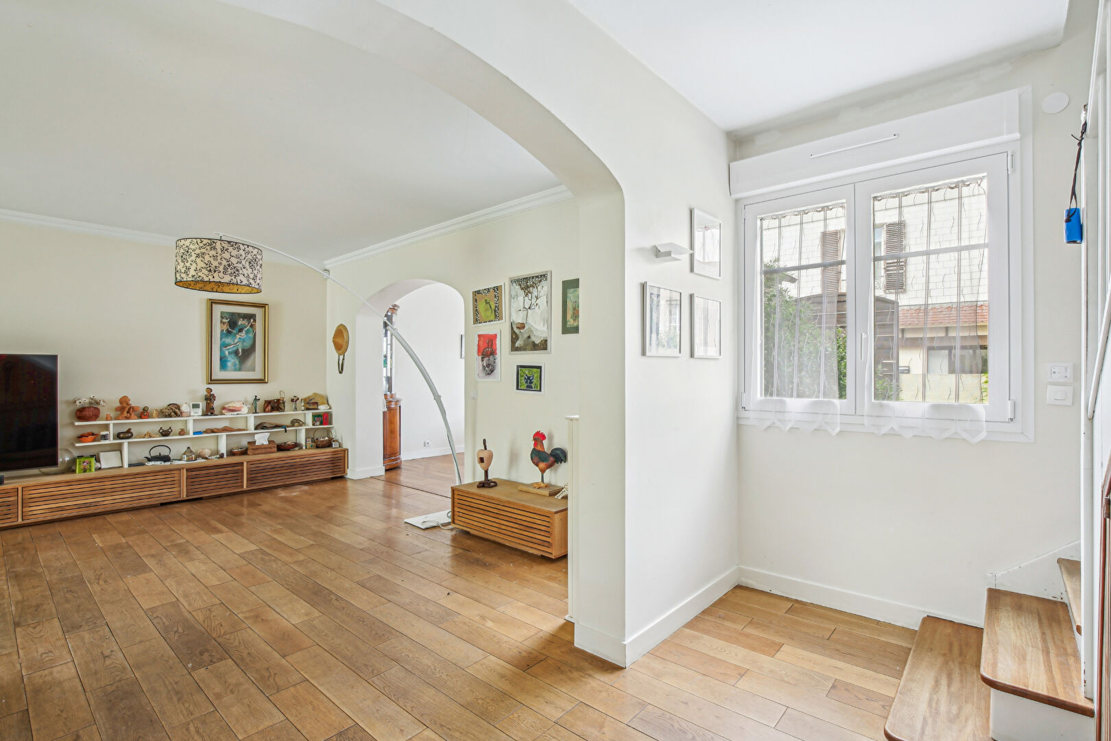 Maison  familiale  de 241 m2 avec 6 chambres sur un terrain de 801 m² à 5 mn du centre ville