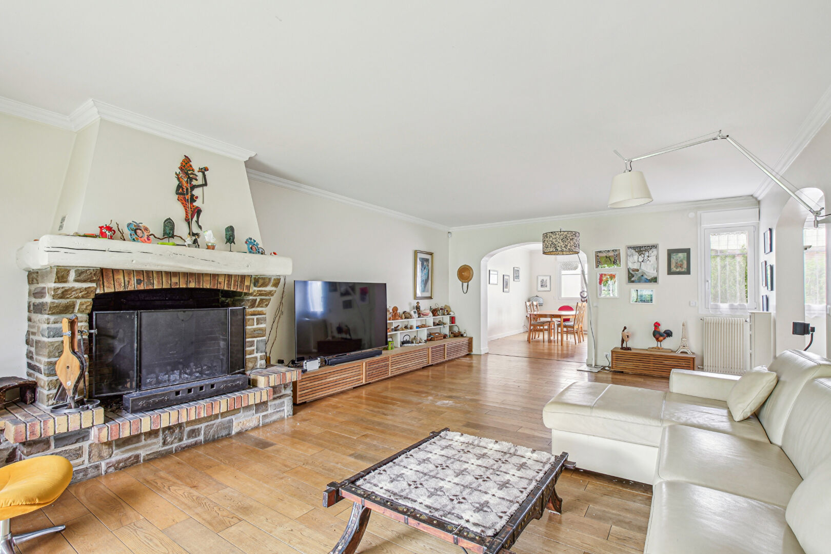 Maison  familiale  de 241 m2 avec 6 chambres sur un terrain de 801 m² à 5 mn du centre ville