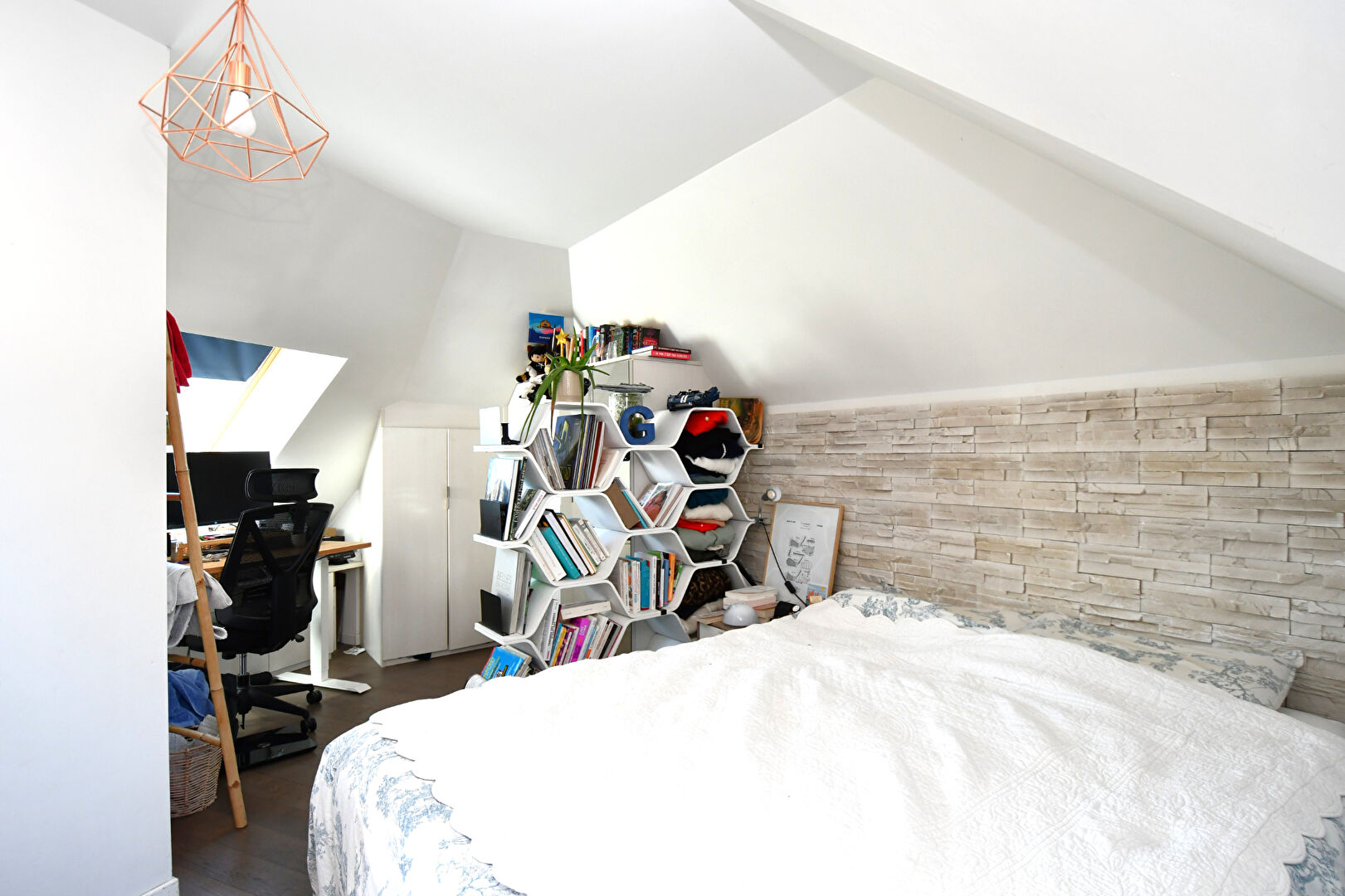 Appartement situé à CHATOU sur 3 niveaux avec jardin