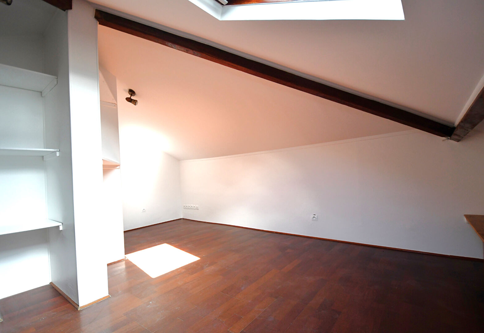 Appartement situé sur le bas CHATOU 4 pièces de 80 m2 au sol