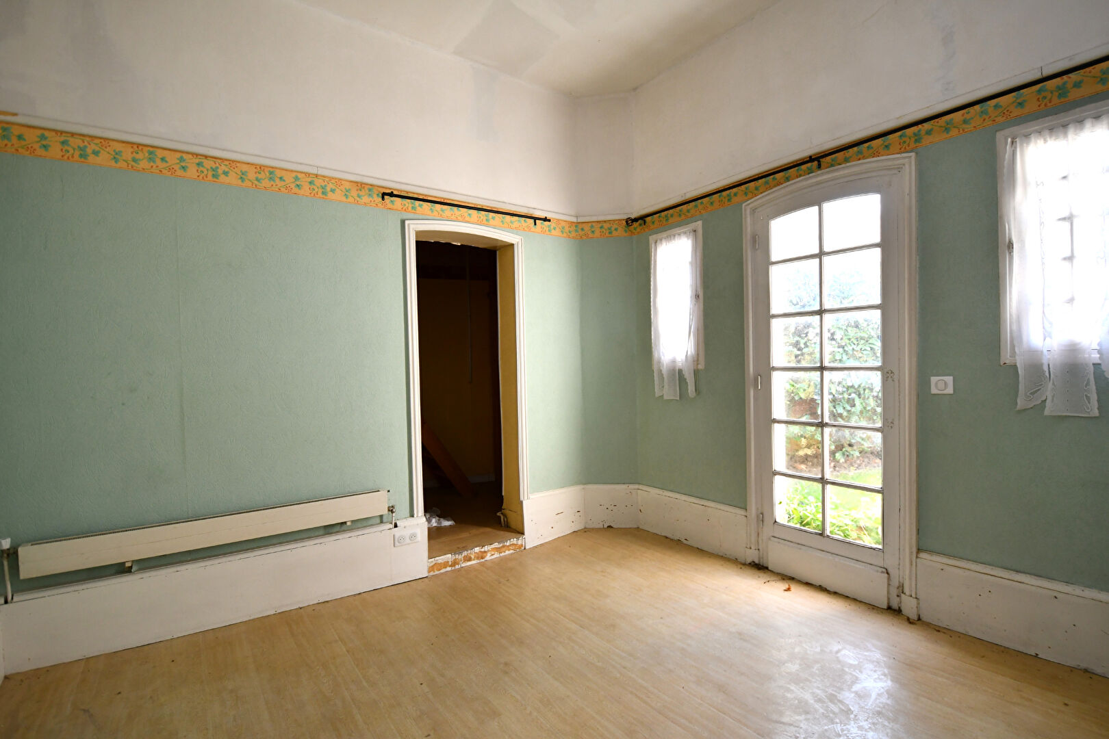 BAS DE CHATOU Maison de plain-pied  de 63 m² située à 4 min du RER