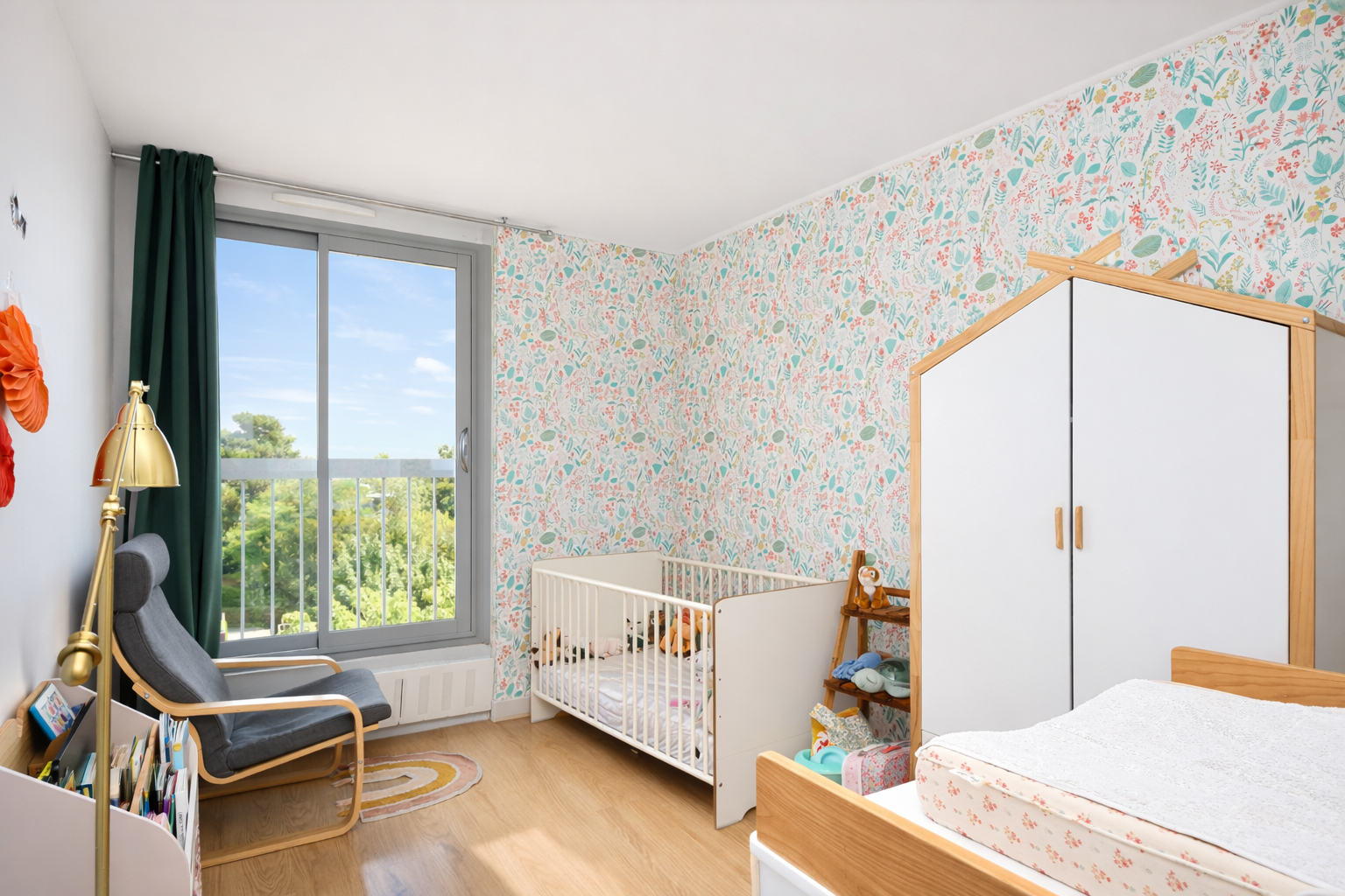 Appartement situé en hyper centre de Chatou de 70 m2 avec 2 chambres  au 4ème étage avec ascenseur