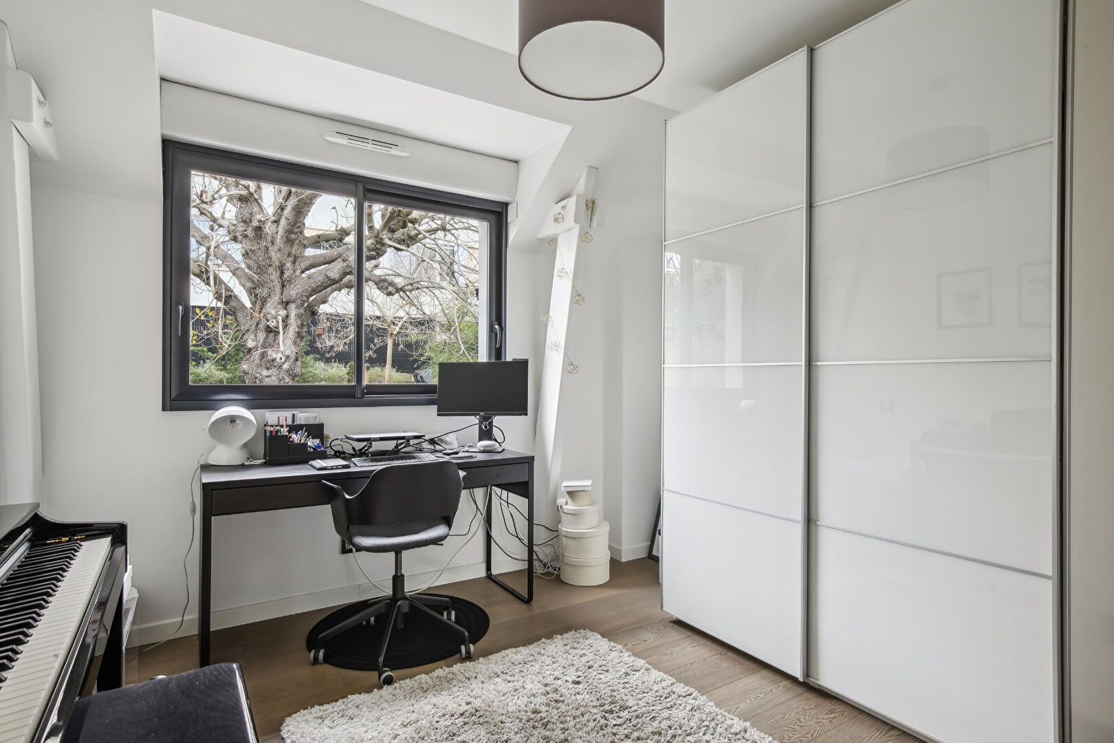 CHATOU – Maison contemporaine de 200 m² au sol et 152 m² habitables sur 425 m² de terrain