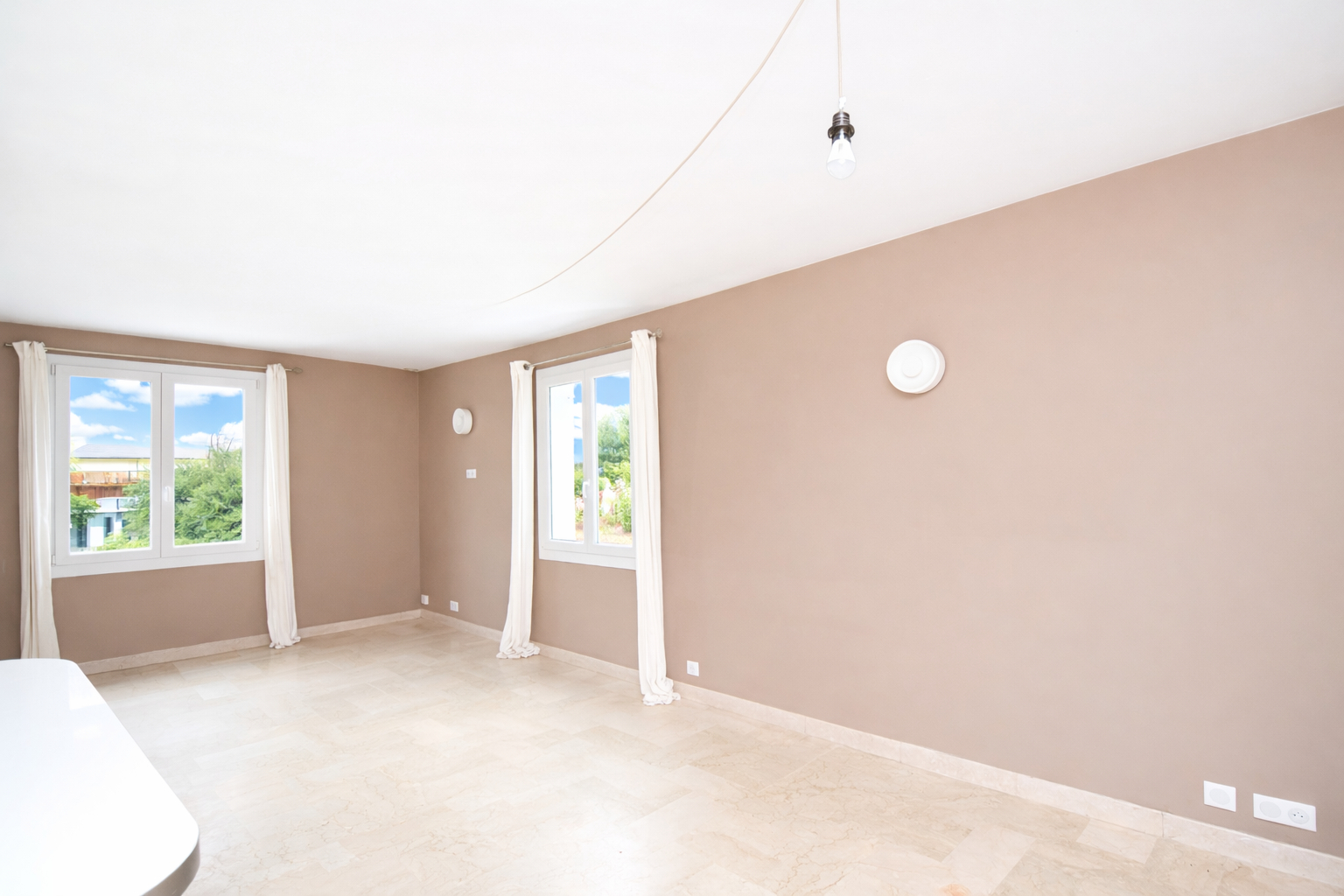 LE PECQ CANADA – MAISON DE130 M² – 5 CHAMBRES – TERRAIN 781 M² – 10 MN RER