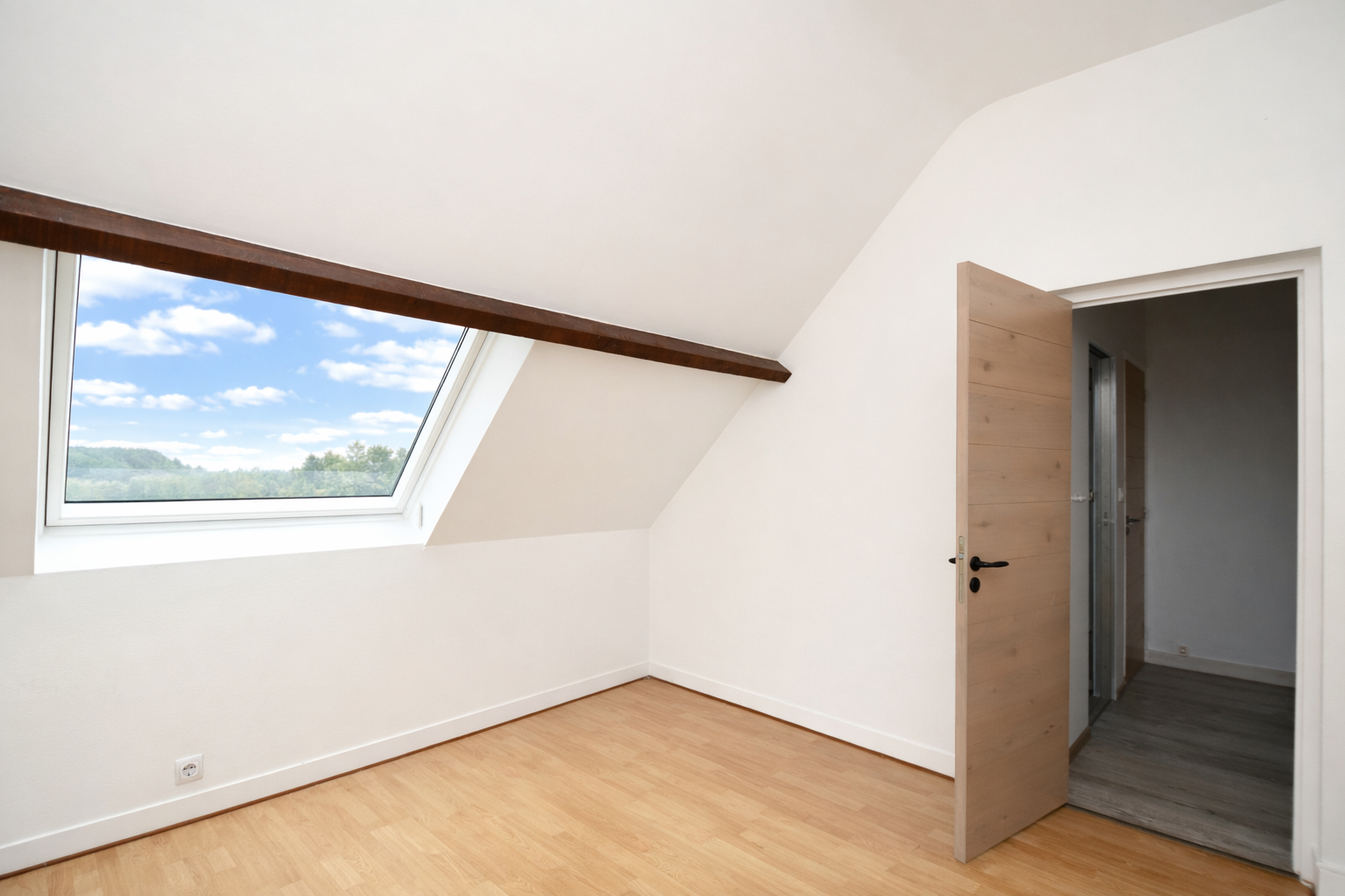 LE PECQ CANADA – MAISON DE130 M² – 5 CHAMBRES – TERRAIN 781 M² – 10 MN RER