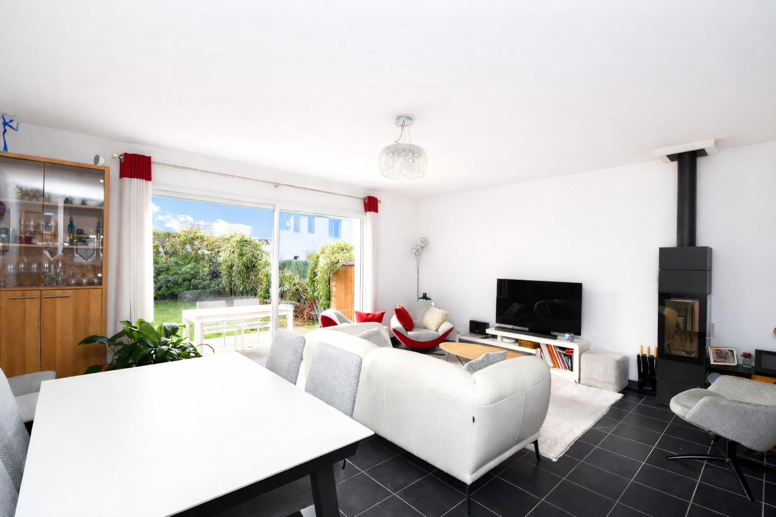 MONTESSON – 3 MN CENTRE VILLE – MAISON DE 135 M² AU SOL – 4 CHAMBRES – TERRAIN 265 m²