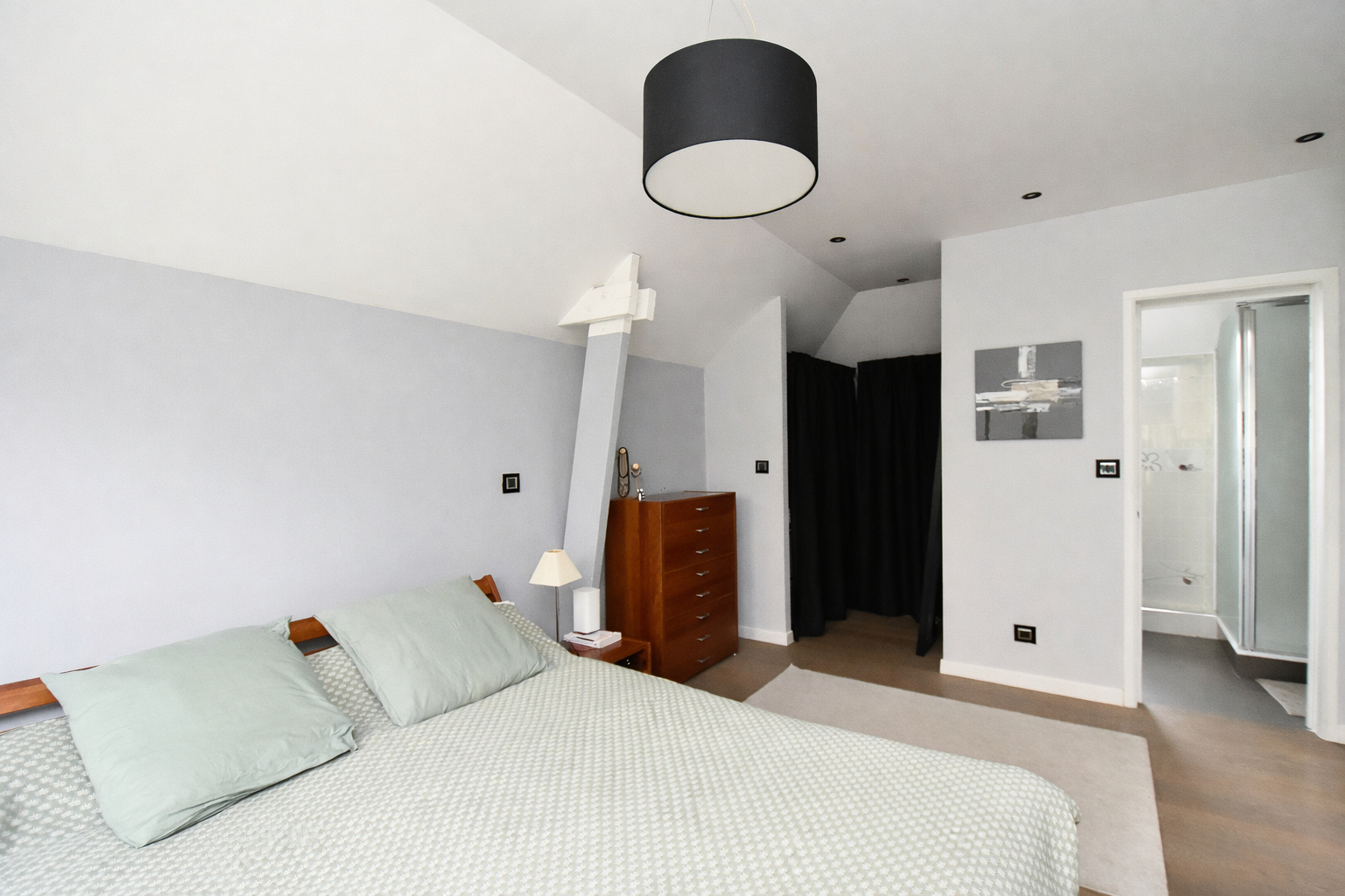 CHATOU – Maison contemporaine de 200 m² au sol et 152 m² habitables sur 425 m² de terrain