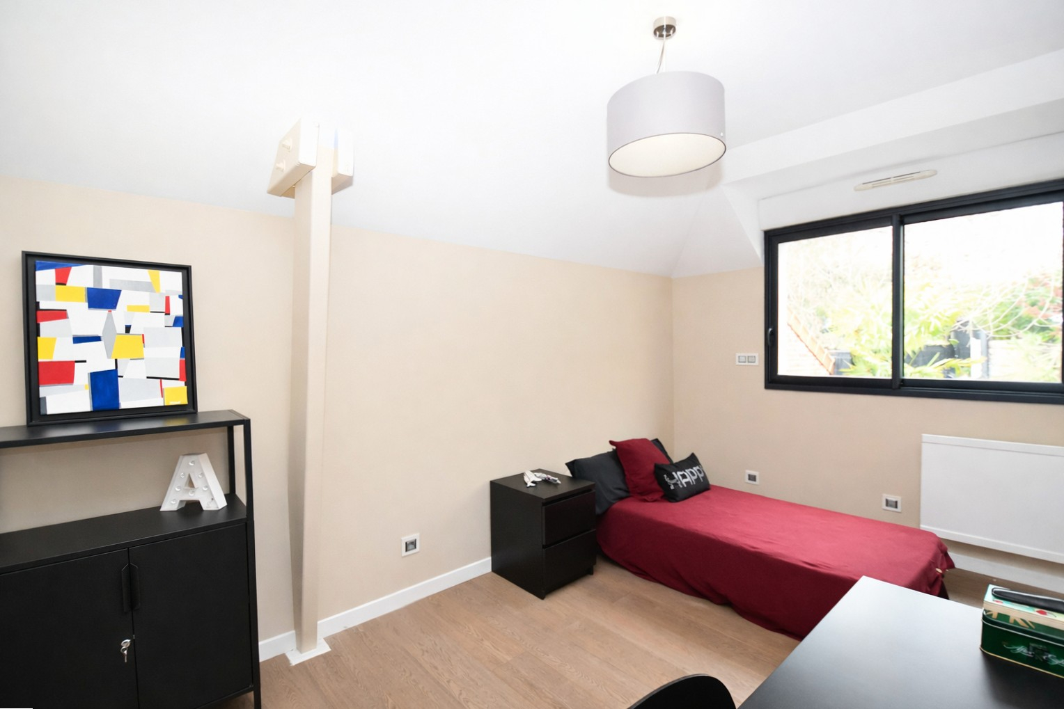 CHATOU – Maison contemporaine de 200 m² au sol et 152 m² habitables sur 425 m² de terrain