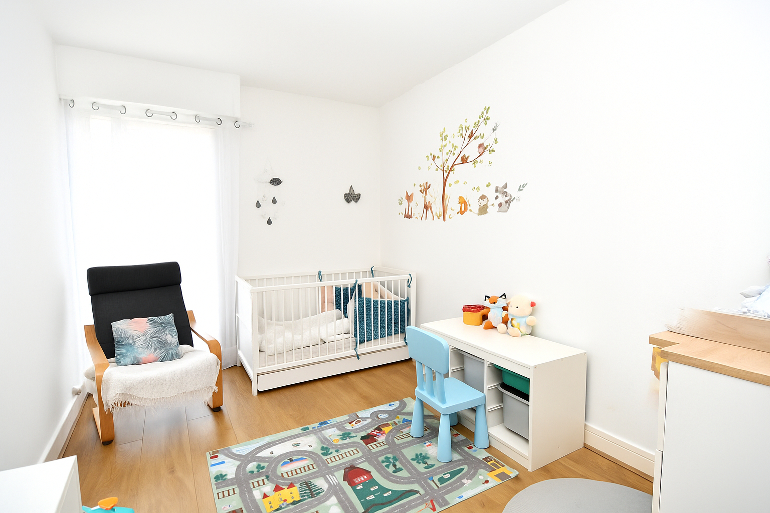 Bas de CHATOU Appartement Chatou 4 pièces de 87.02 m2