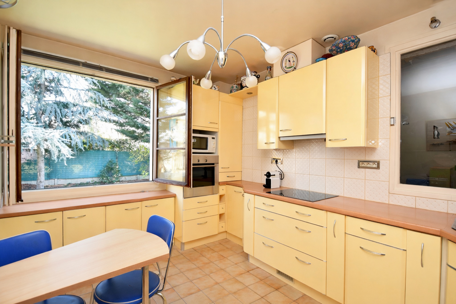 Maison située à MONTESSON avec 3 chambres, garage et jardin