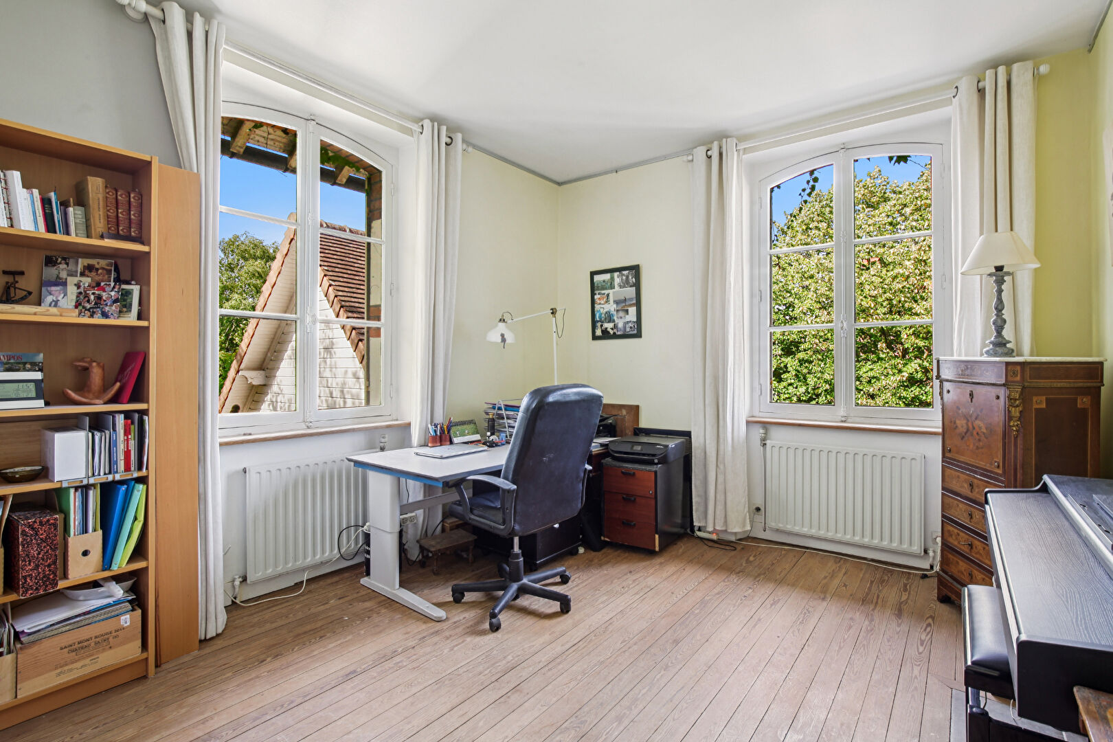 BAS DE CHATOU Maison familiale de charme avec un terrain de 800 m² au calme à 13 min à pied du RER