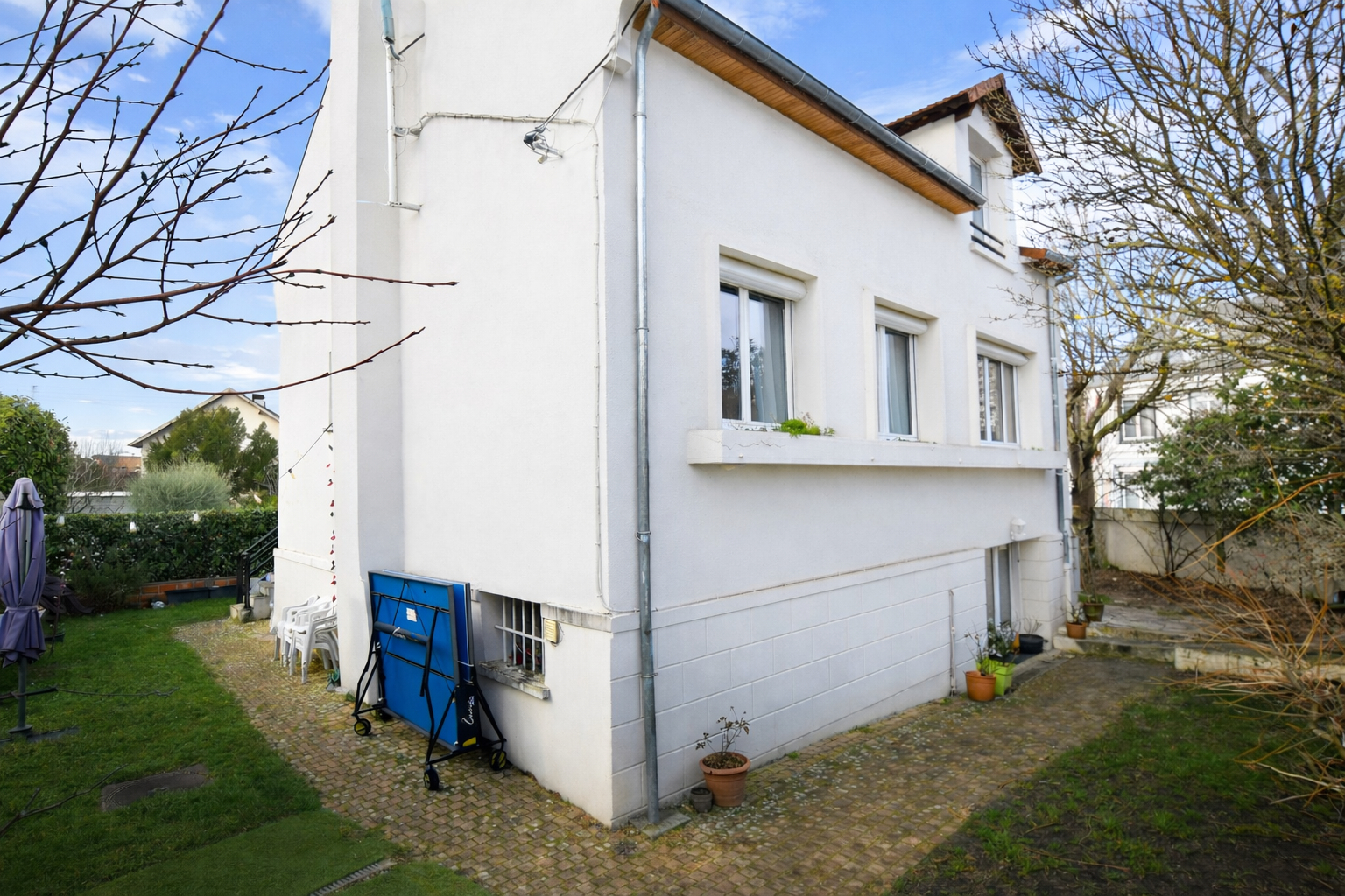 LE VESINET – MAISON 6 CHAMBRES  – TERRAIN 404 M² 6- 12 MN RER