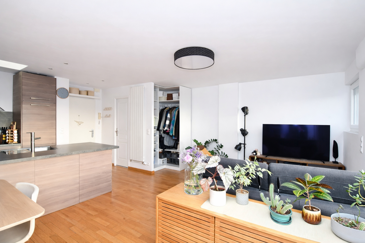 LE VESINET appartement 2 pièces 57 m² au dernier étage avec ascenseur, balcon, cave et parking