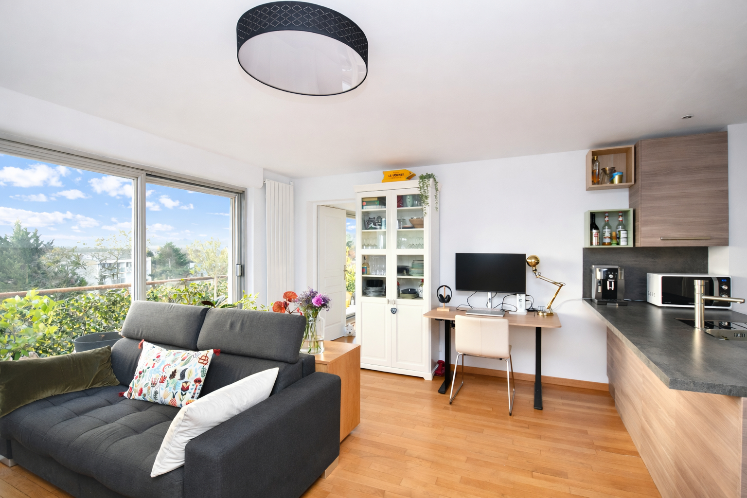 LE VESINET appartement 2 pièces 57 m² au dernier étage avec ascenseur, balcon, cave et parking