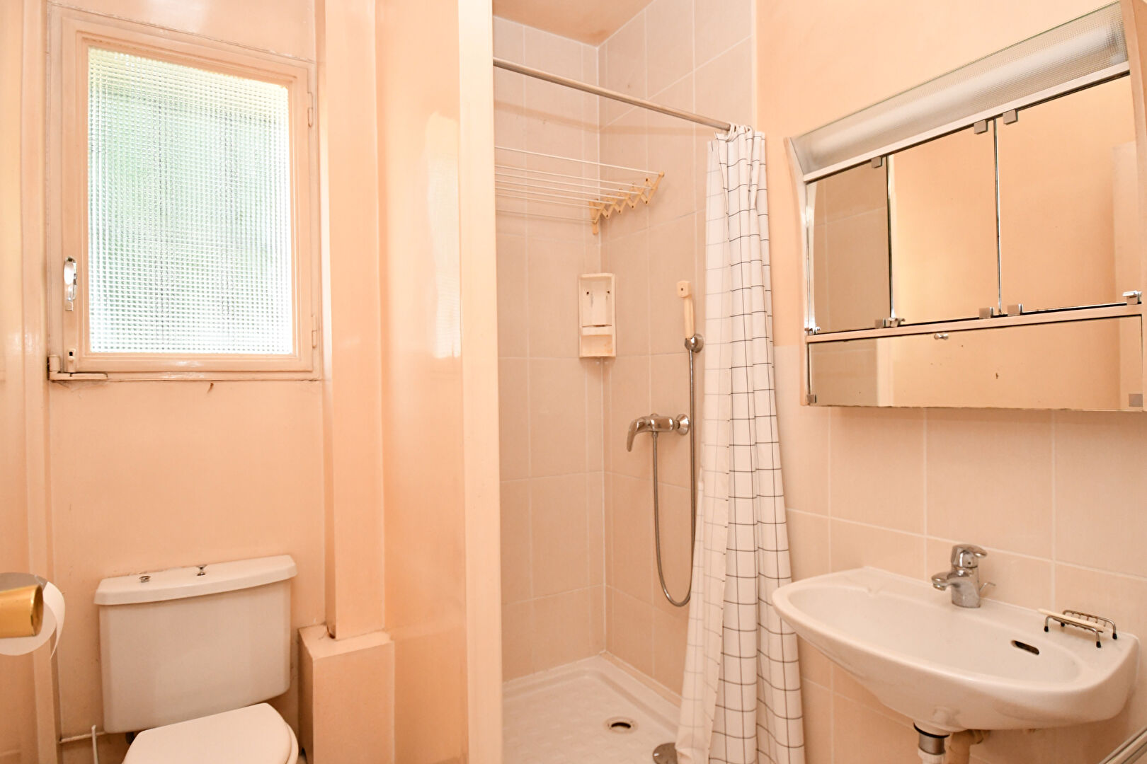 BAS DE CHATOU  Appartement 5 pièces avec balcon, cave et box