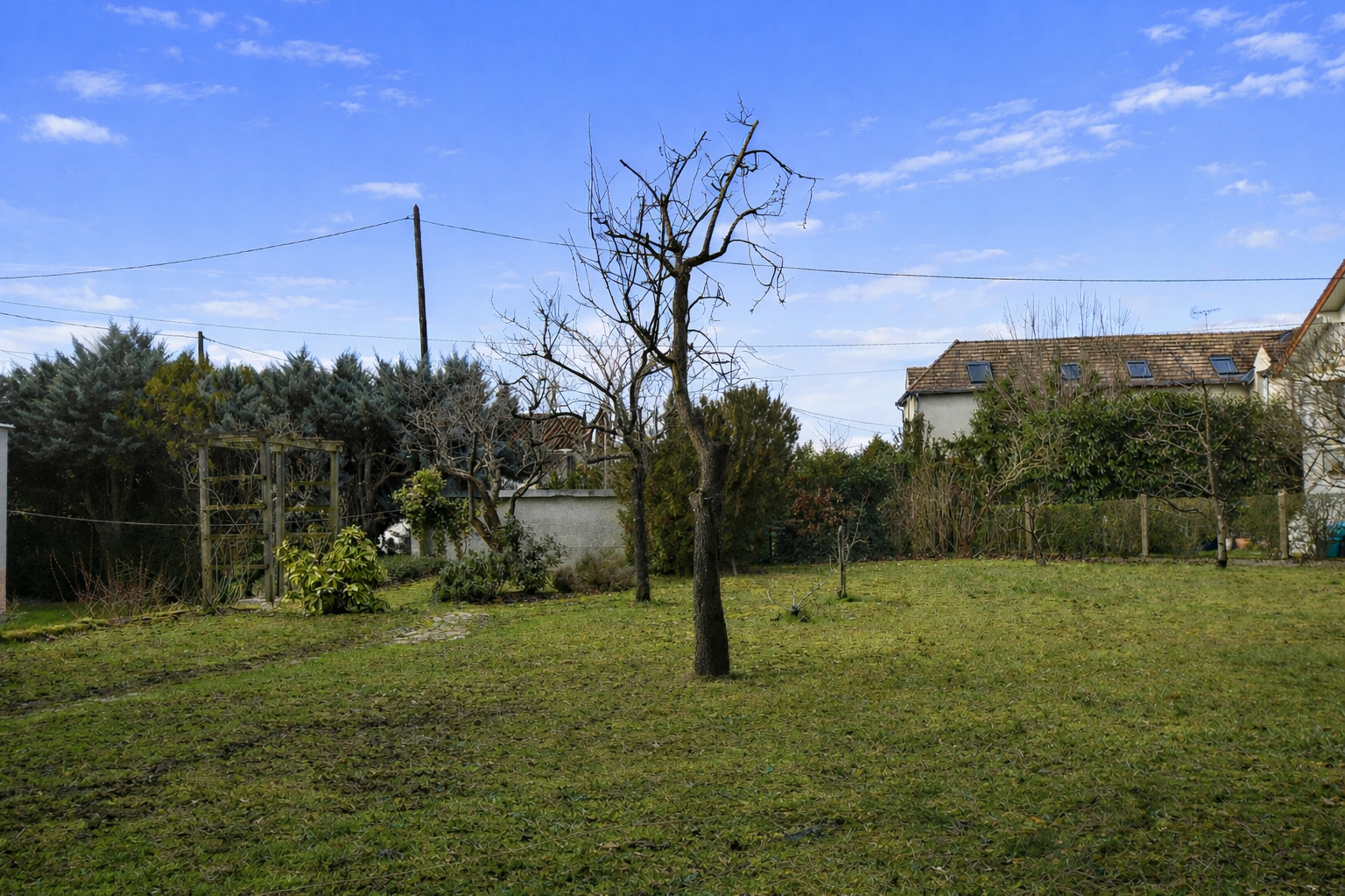 CHATOU charmante maison avec du POTENTIEL sur terrain de 891 m²