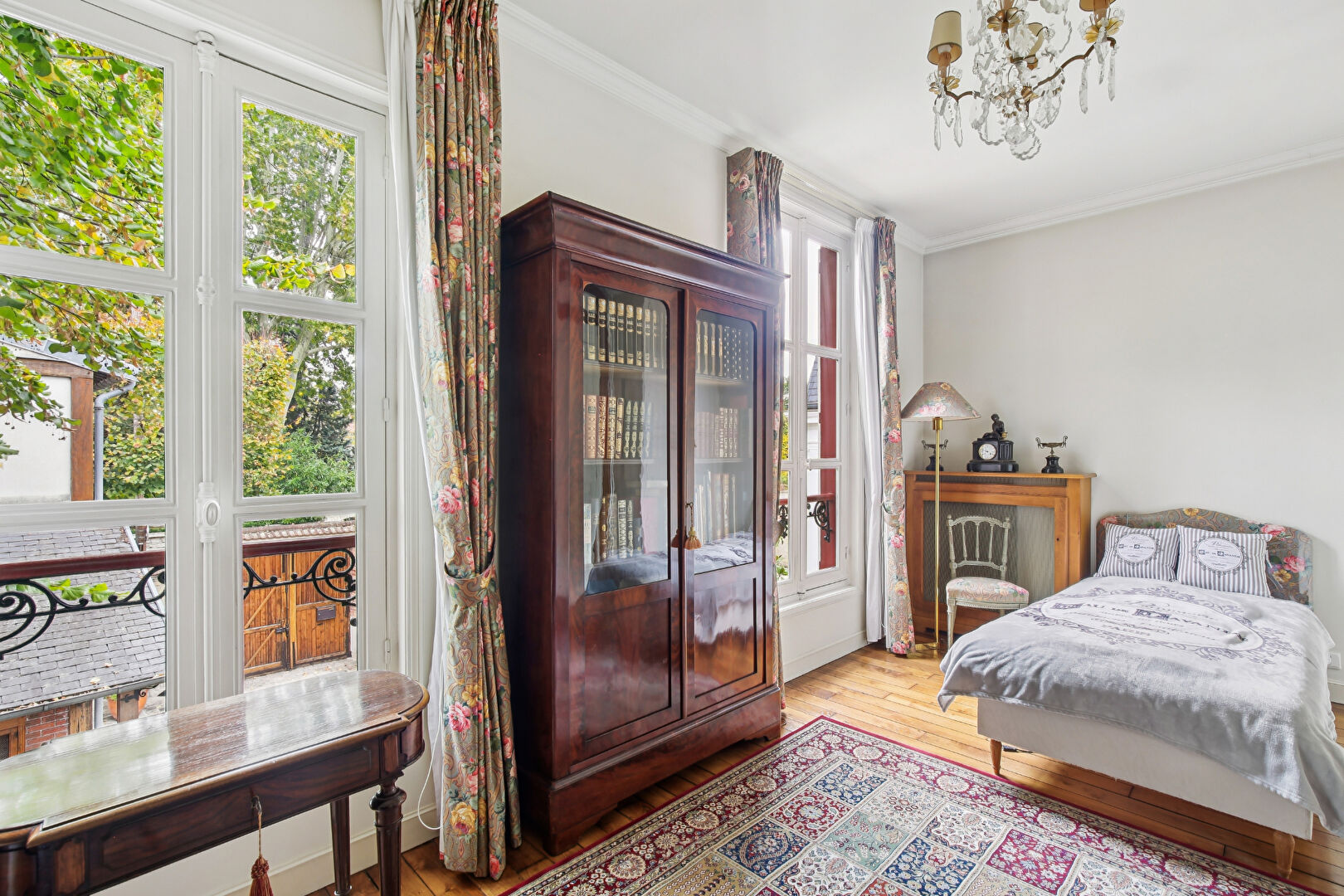 BAS DE CHATOU 10 MN RER – CHARMANTE MAISON DE CARACTERE – TERRAIN  920 M² SANS VIS A VIS EXPOSE SUD – TERRAIN