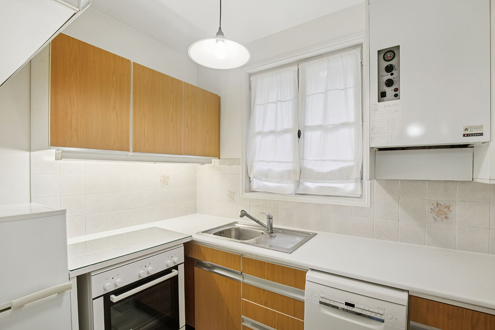 BAS DE CHATOU 10 MN RER – CHARMANTE MAISON DE CARACTERE – TERRAIN  920 M² SANS VIS A VIS EXPOSE SUD – TERRAIN