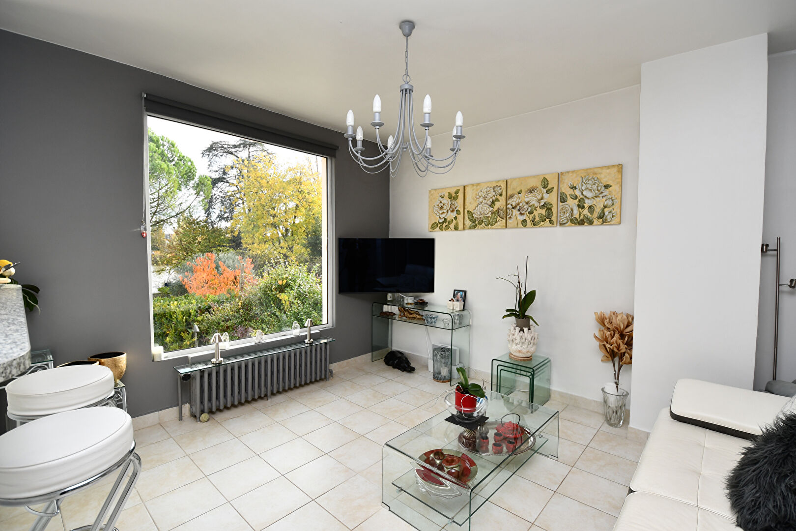 CHATOU – CHARMANTE MAISON LUMINEUSE –  124 M²  AU SOL -3  CHAMBRES  – TERRAIN 318 M² – VUE SEINE