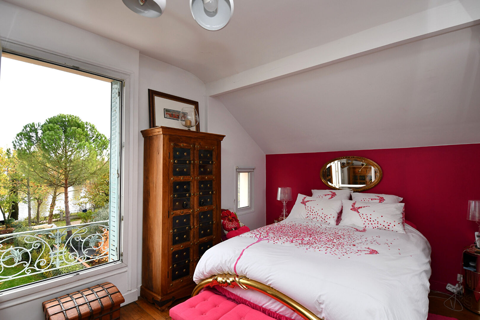 CHATOU – CHARMANTE MAISON LUMINEUSE –  124 M²  AU SOL -3  CHAMBRES  – TERRAIN 318 M² – VUE SEINE