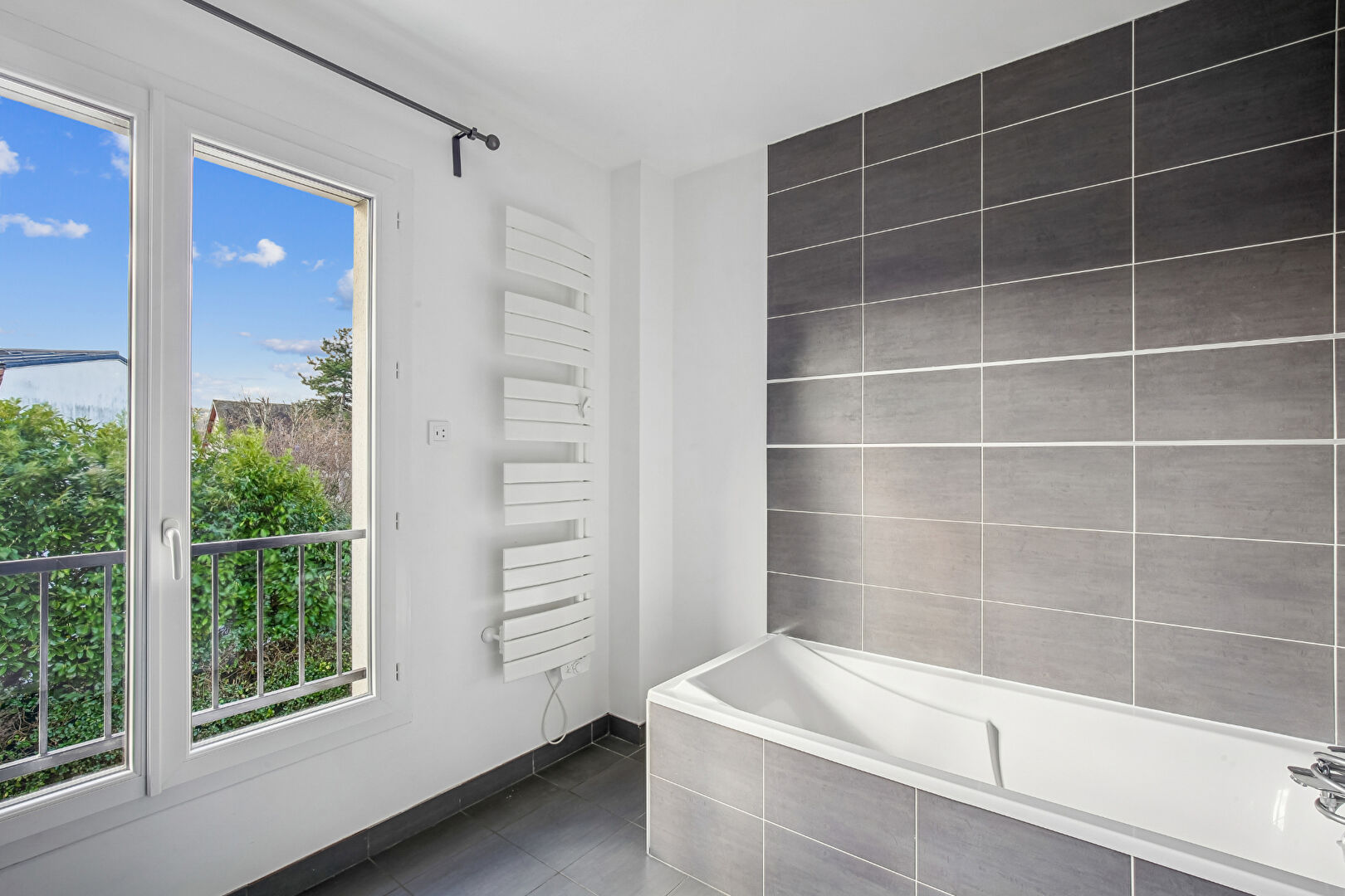 CROISSY-SUR-SEINE – MAISON RECENTE DE 230.39 M² – 5 CHAMBRES ET GARAGE