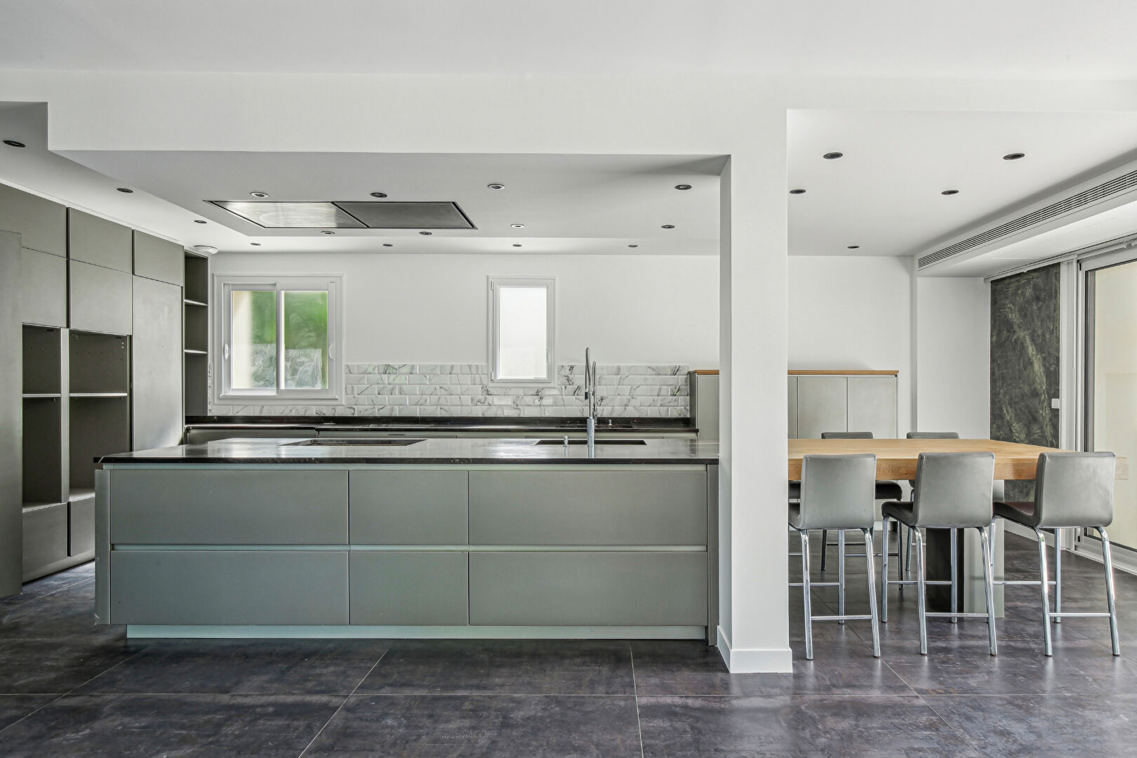 Maison d&rsquo;architecte de 261 m2  – Elégance, lumière et belles prestations à 12 mn du RER